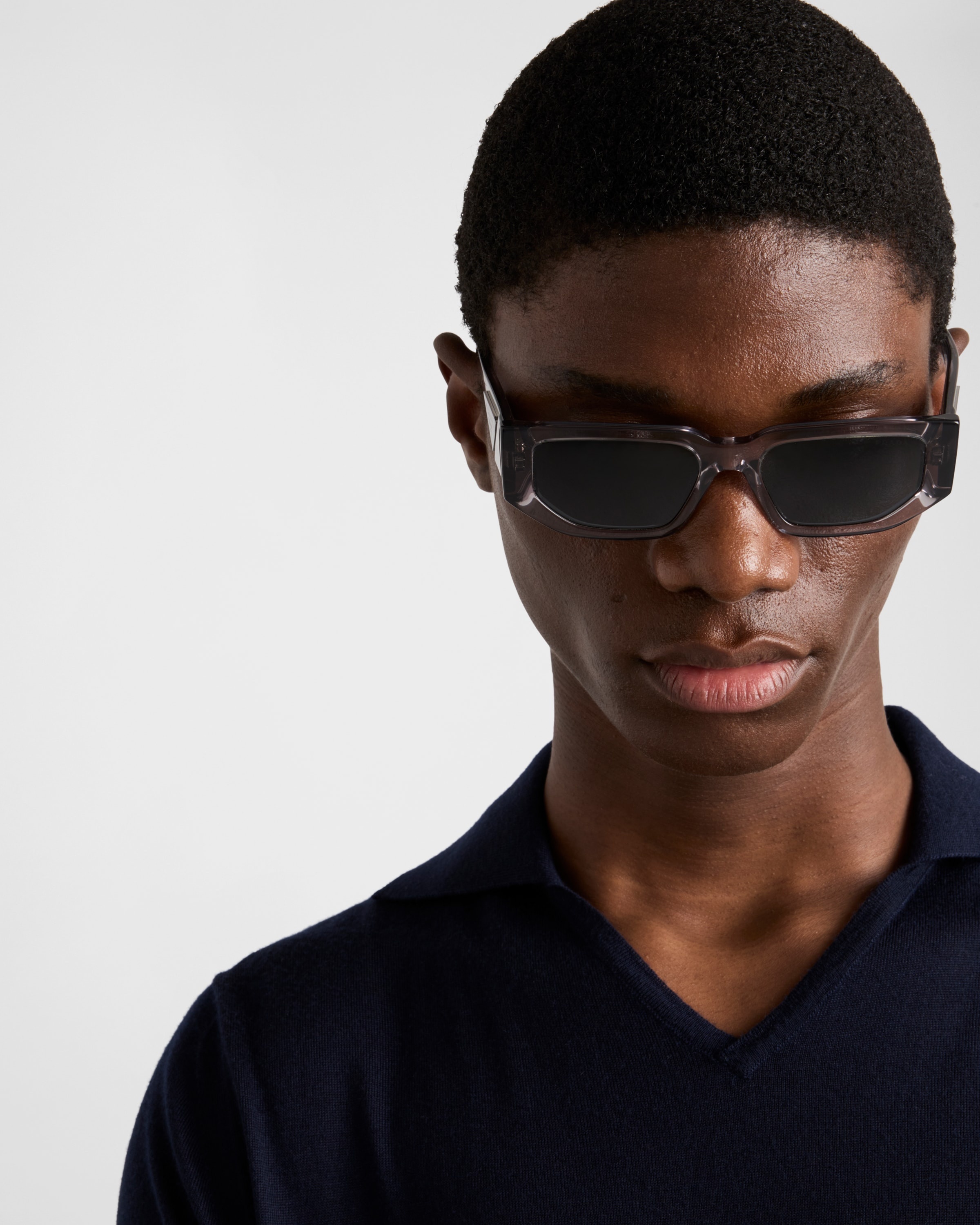 Sunglasses with triangle logo - 2