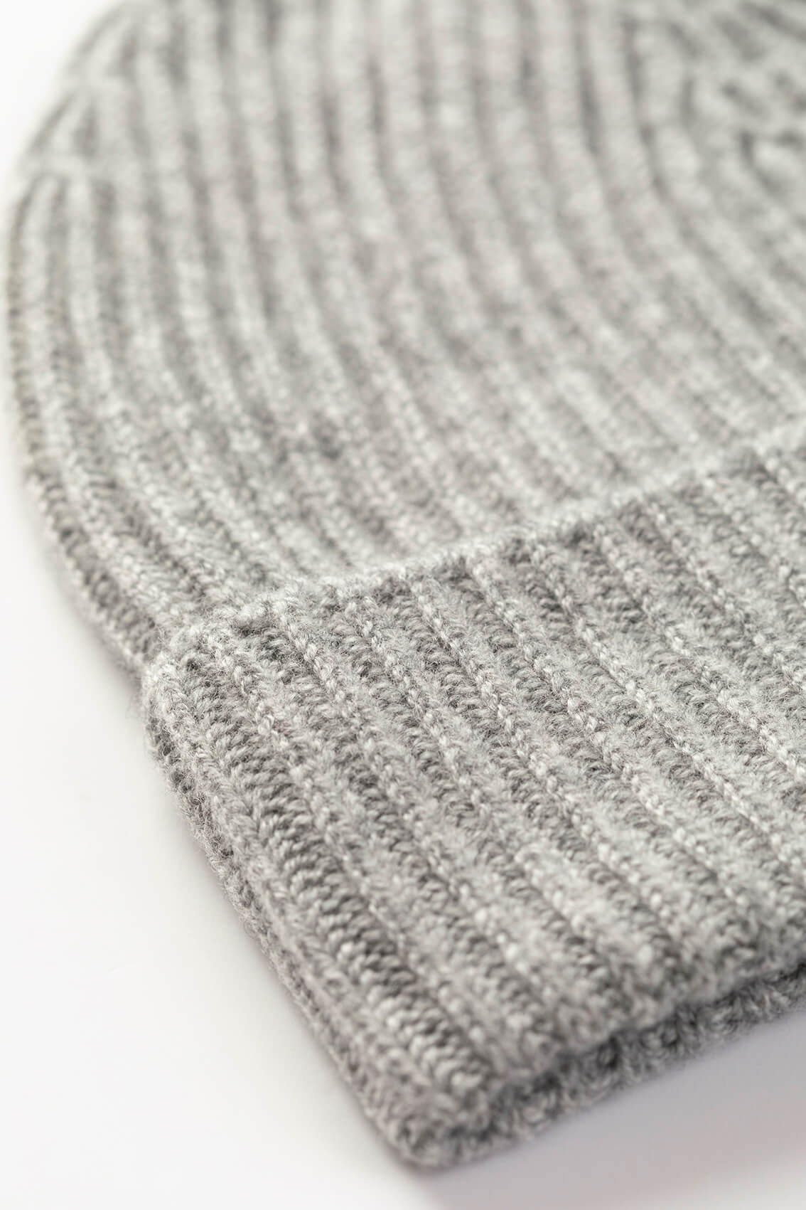 Ribbed Grey Cashmere Beanie - 2