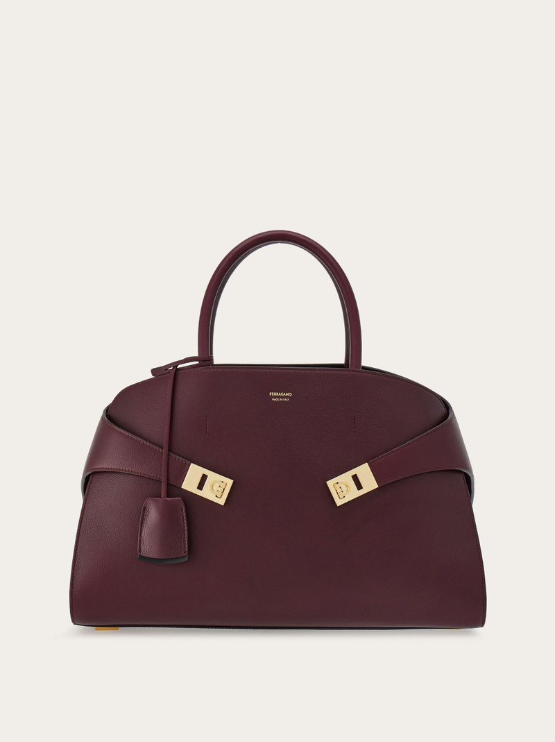 Hug handbag (M) 1