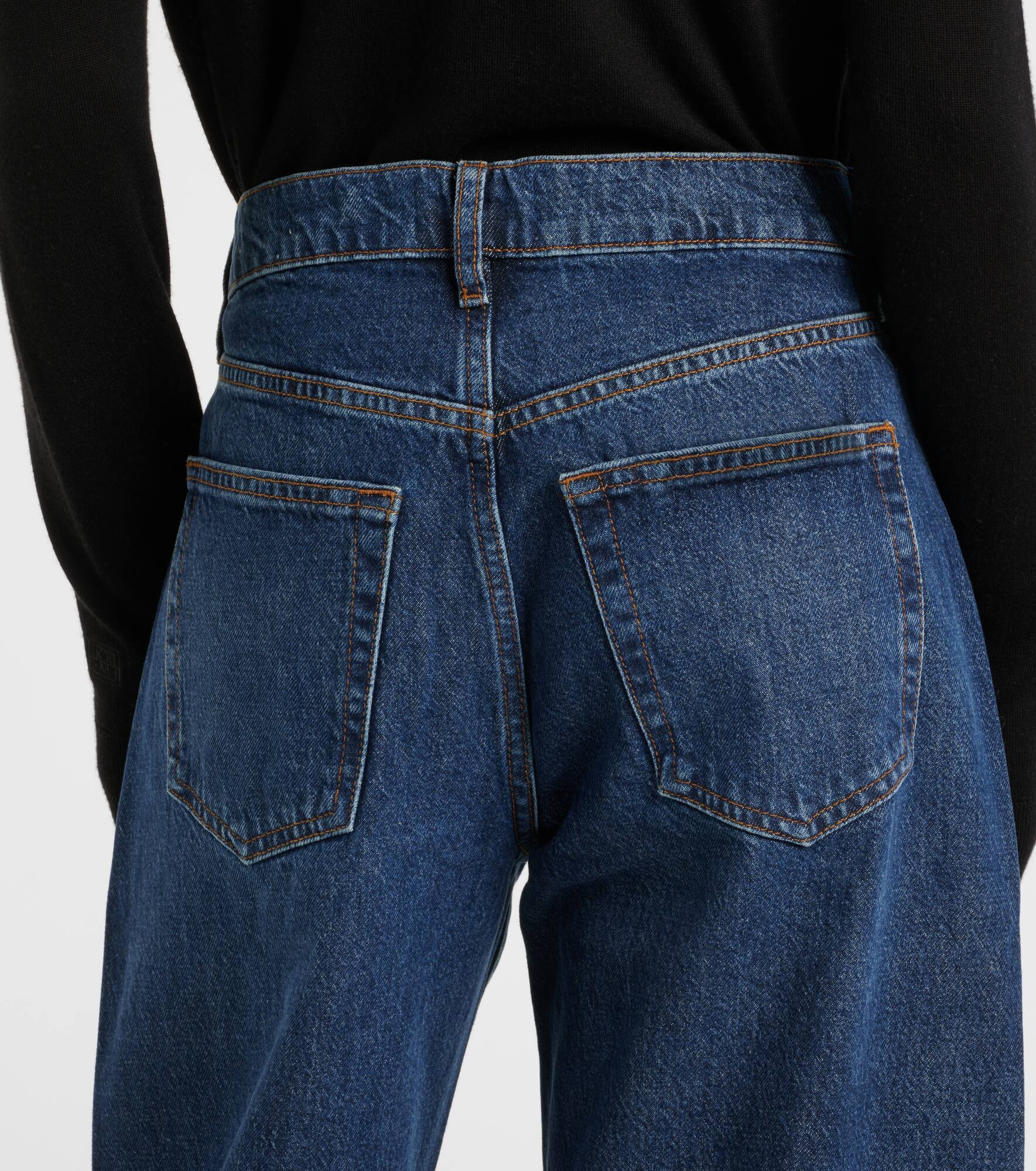 Low Slung mid-rise barrel-leg jeans - 5