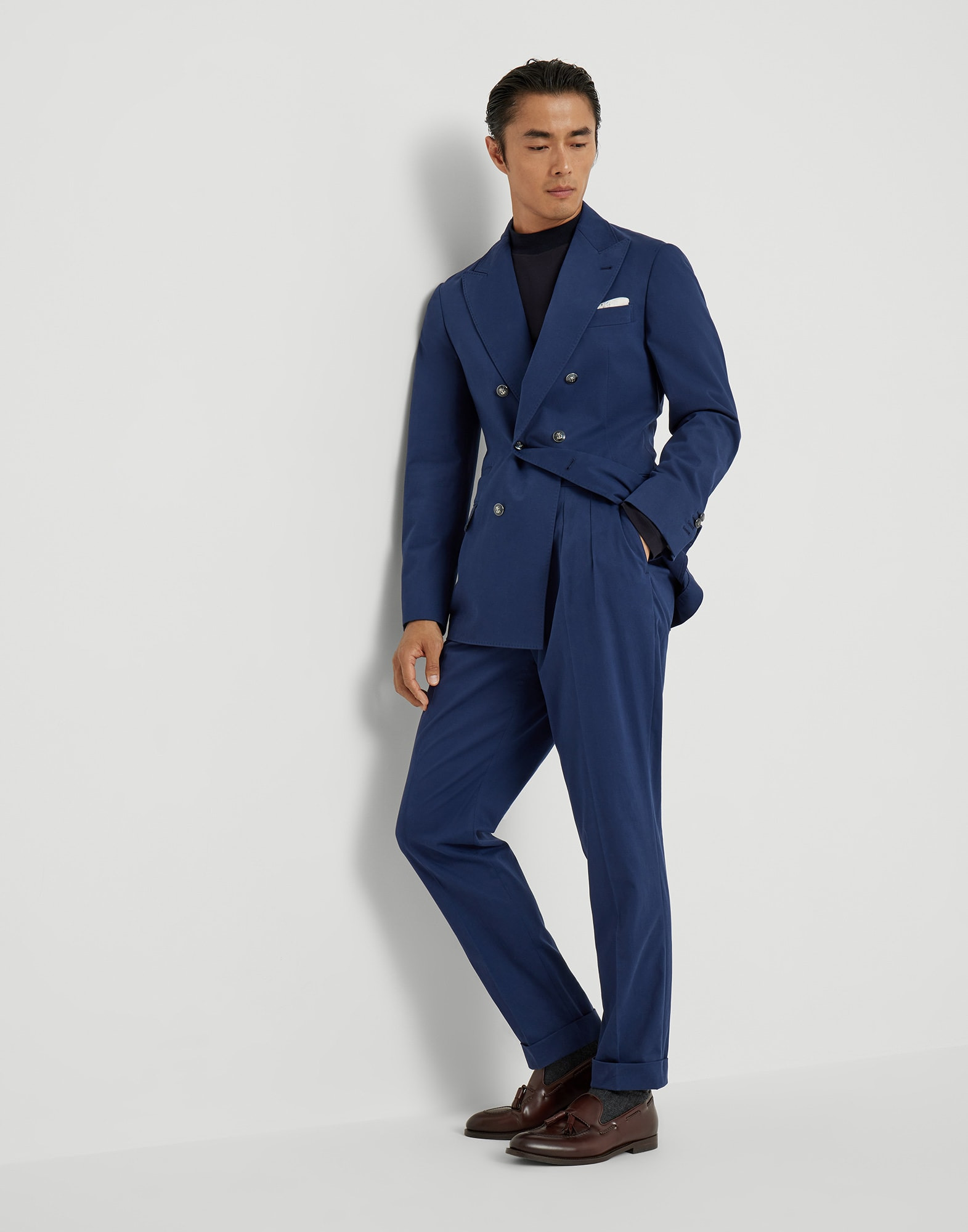 Comfort cotton and cashmere gabardine tailor fit trousers with double pleats and waist tabs - 4