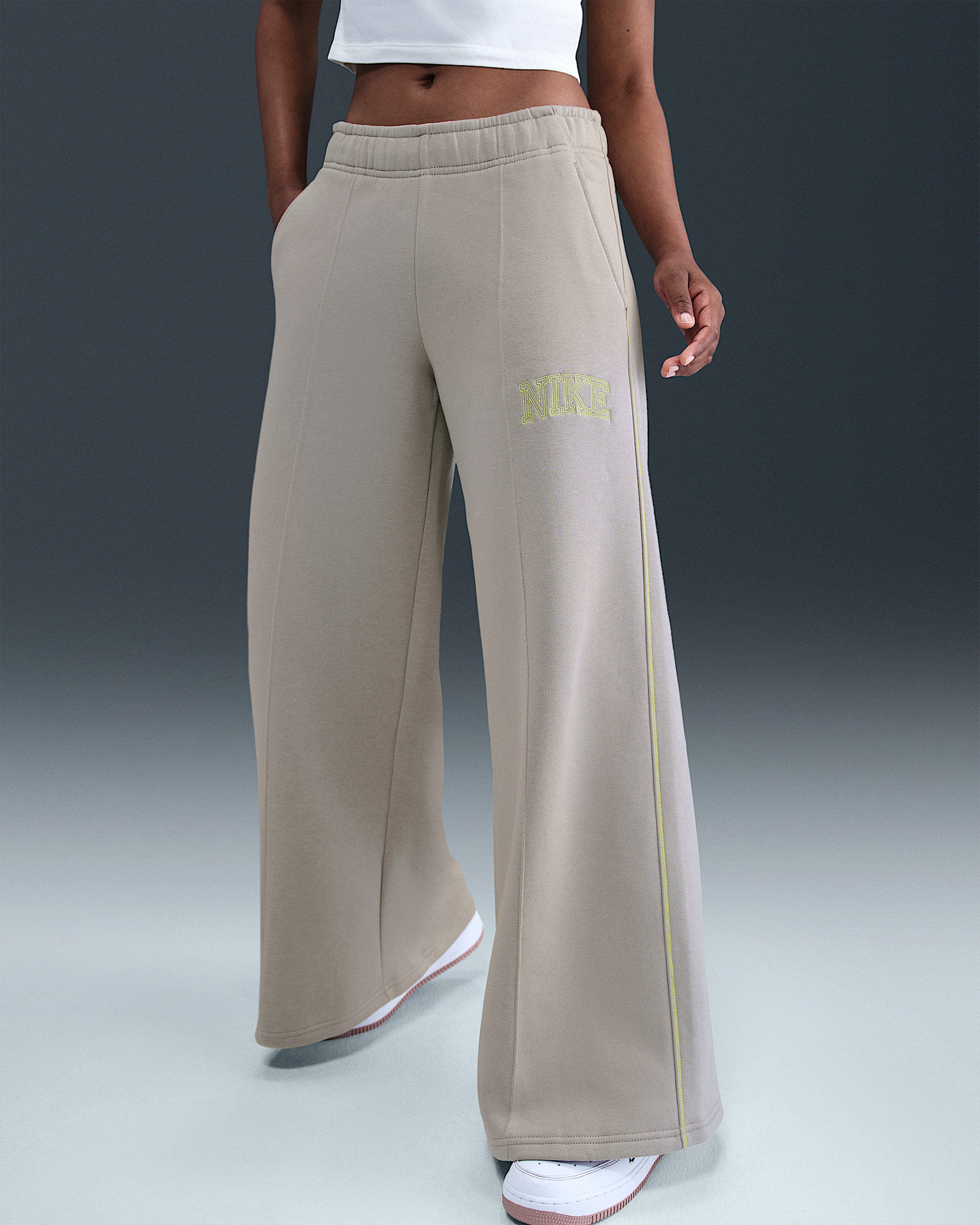 Nike Sportswear Phoenix Fleece Women's Wide-Leg Sweatpants - 2