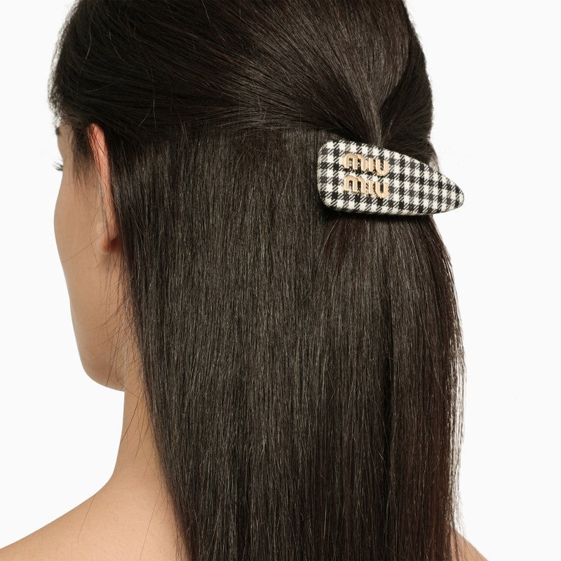 Miu Miu Black & White Plaid Hair Clip With Gold-Tone Logo Embellishment Miu Miu Miu Miu Houndstooth Hair Clip White/Black Women  main image 2