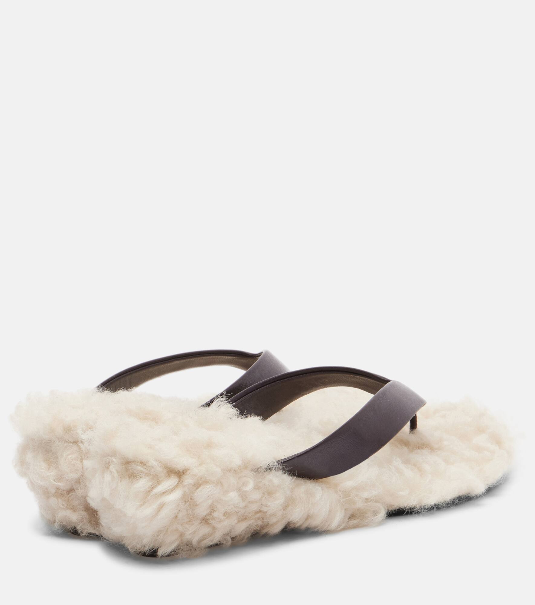 Shearling-trimmed leather thong sandals - 2