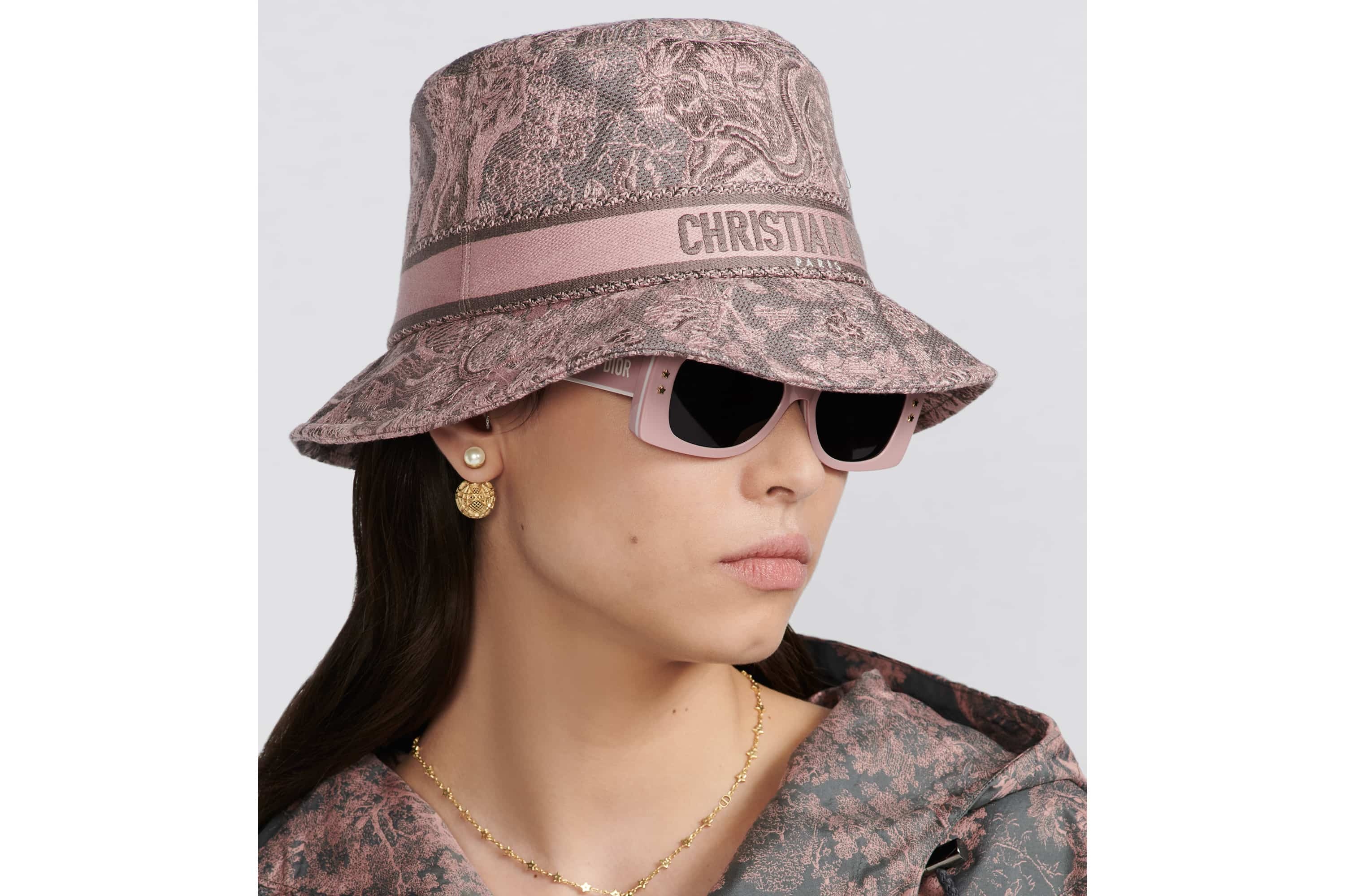 D-Bobby Toile de Jouy Reverse Small Brim Bucket Hat - 8