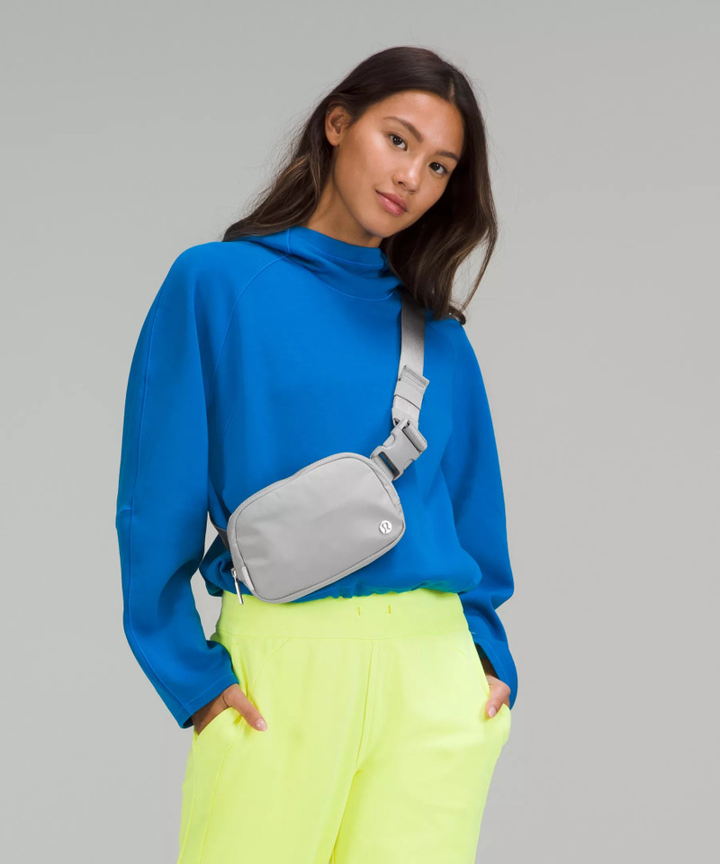 lululemon Everywhere Belt Bag 1L outlook