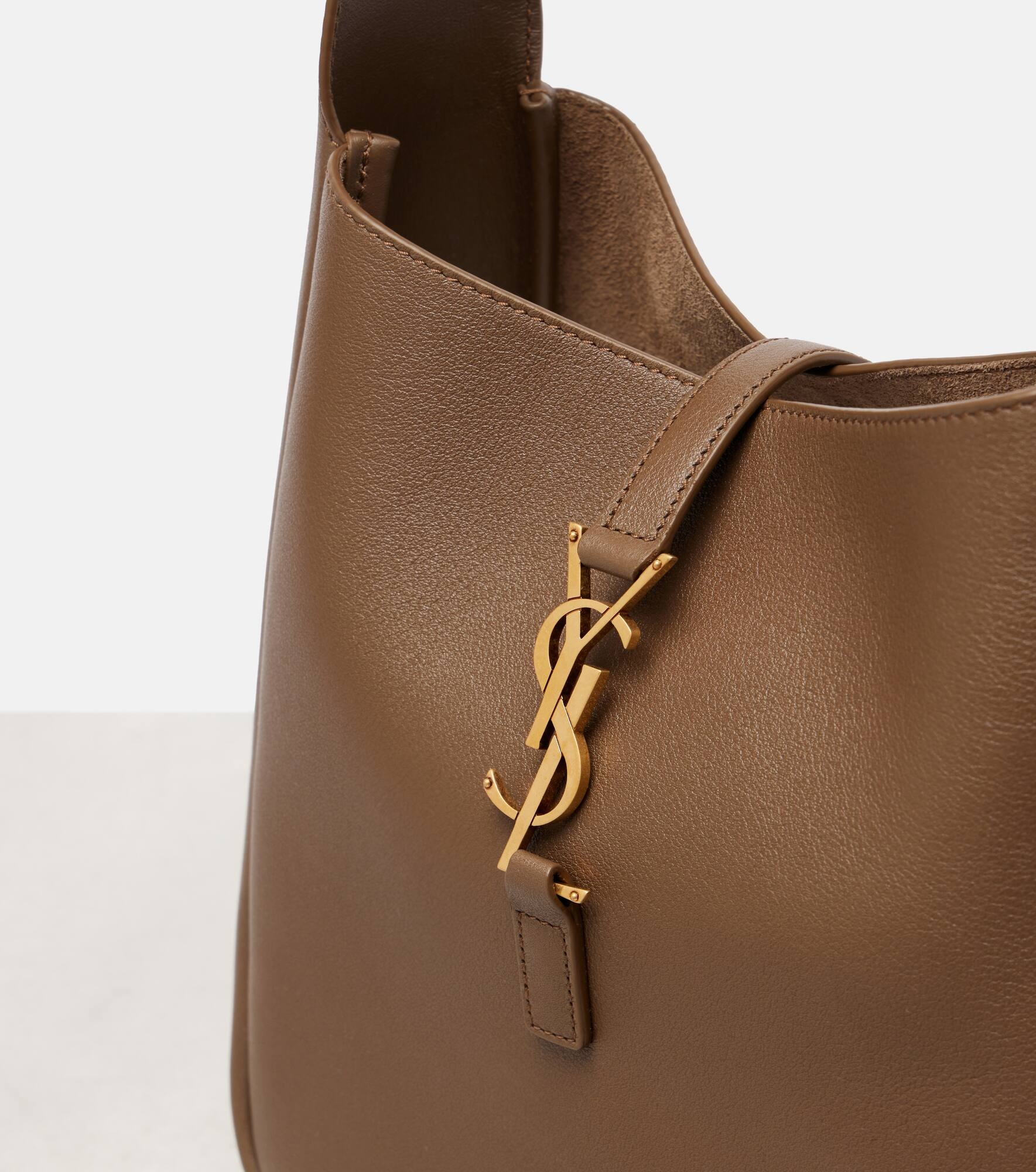 Le 5 à 7 Supple Small leather shoulder bag - 6