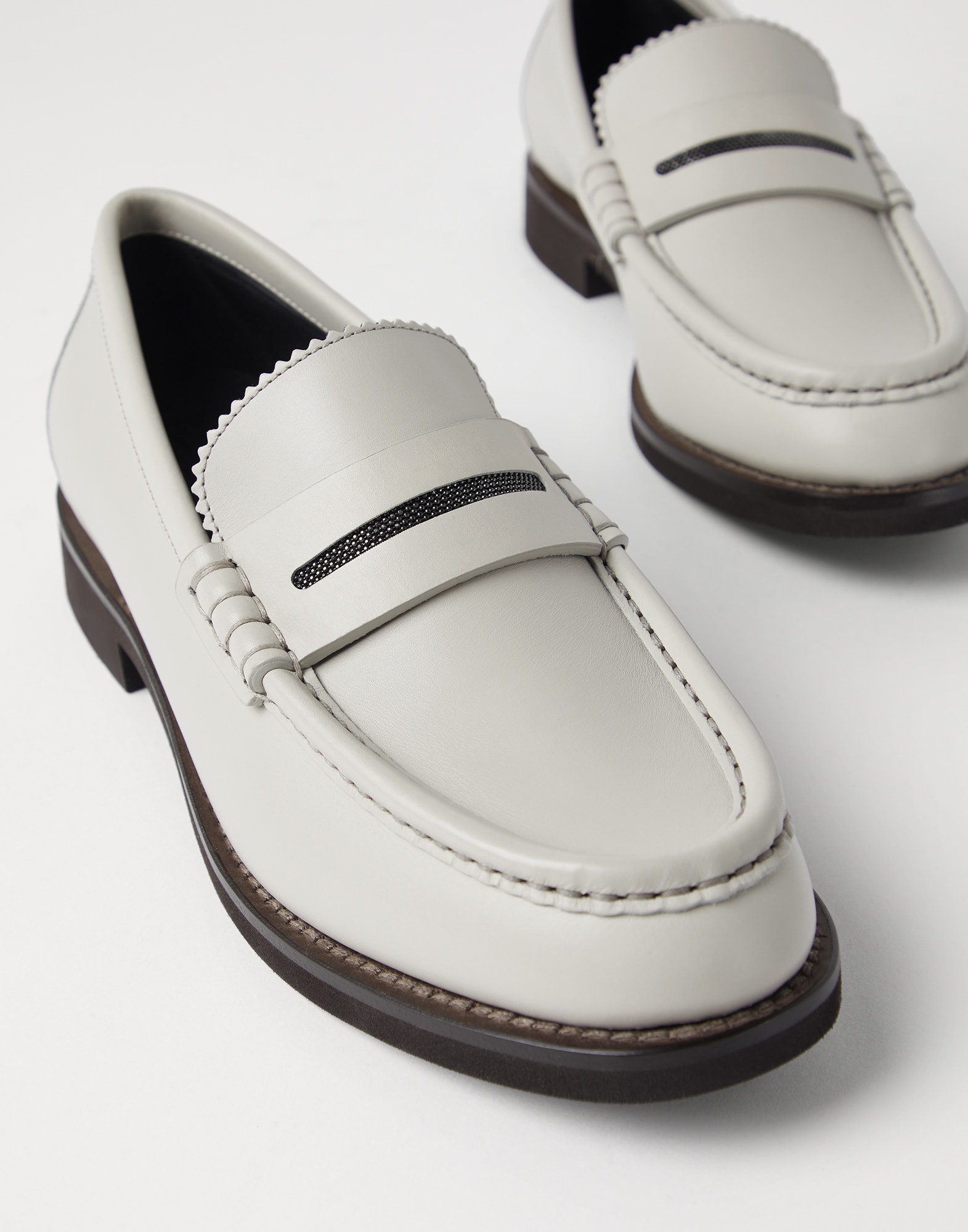 Matte calfskin penny loafers with shiny detail - 3