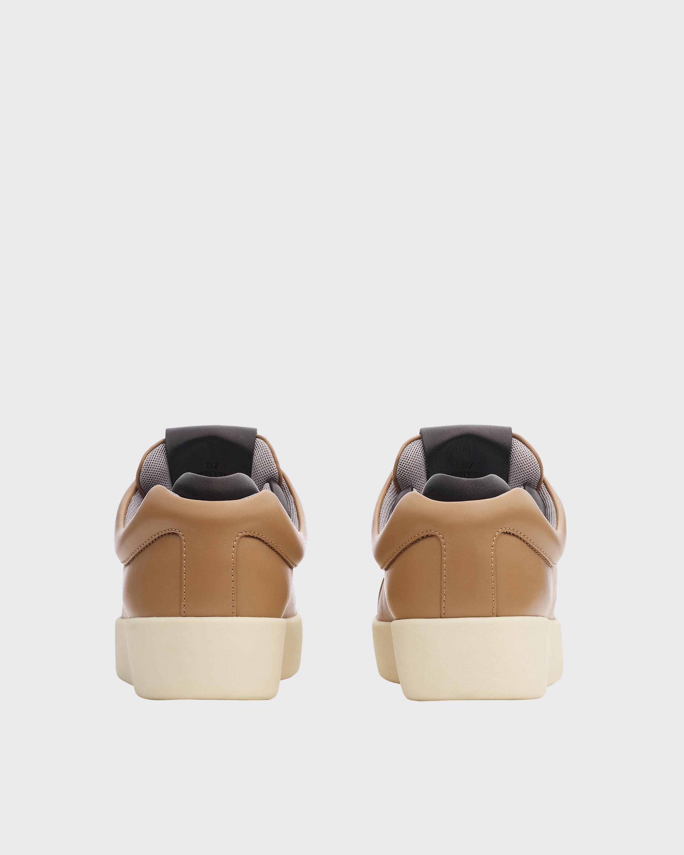 Retro Pro Sneaker - Leather
Low Top Sneaker - 3