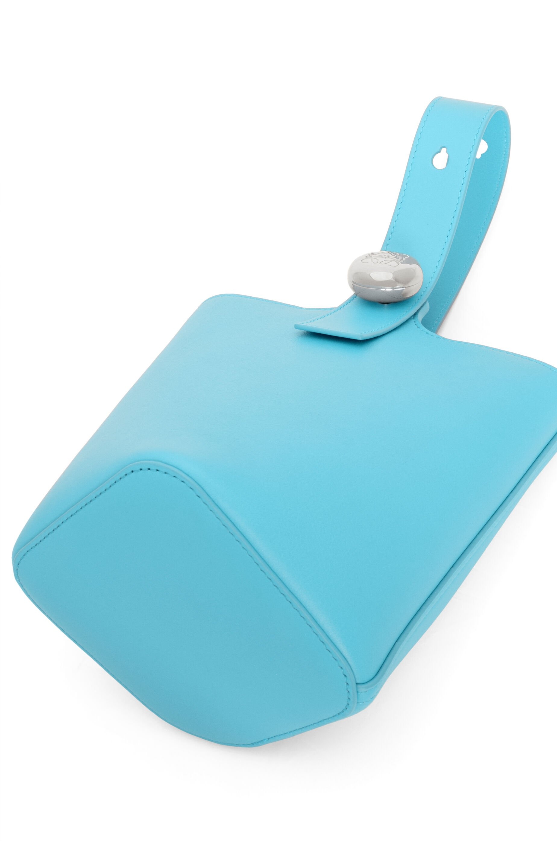 Mini Pebble bucket in smooth calfskin - 8