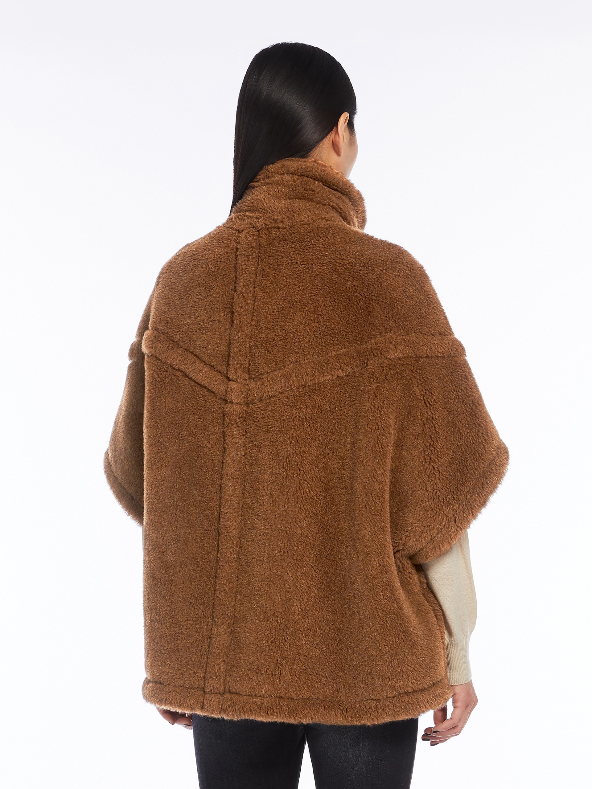 NEWRODANO Teddy fabric cape with straps - 4