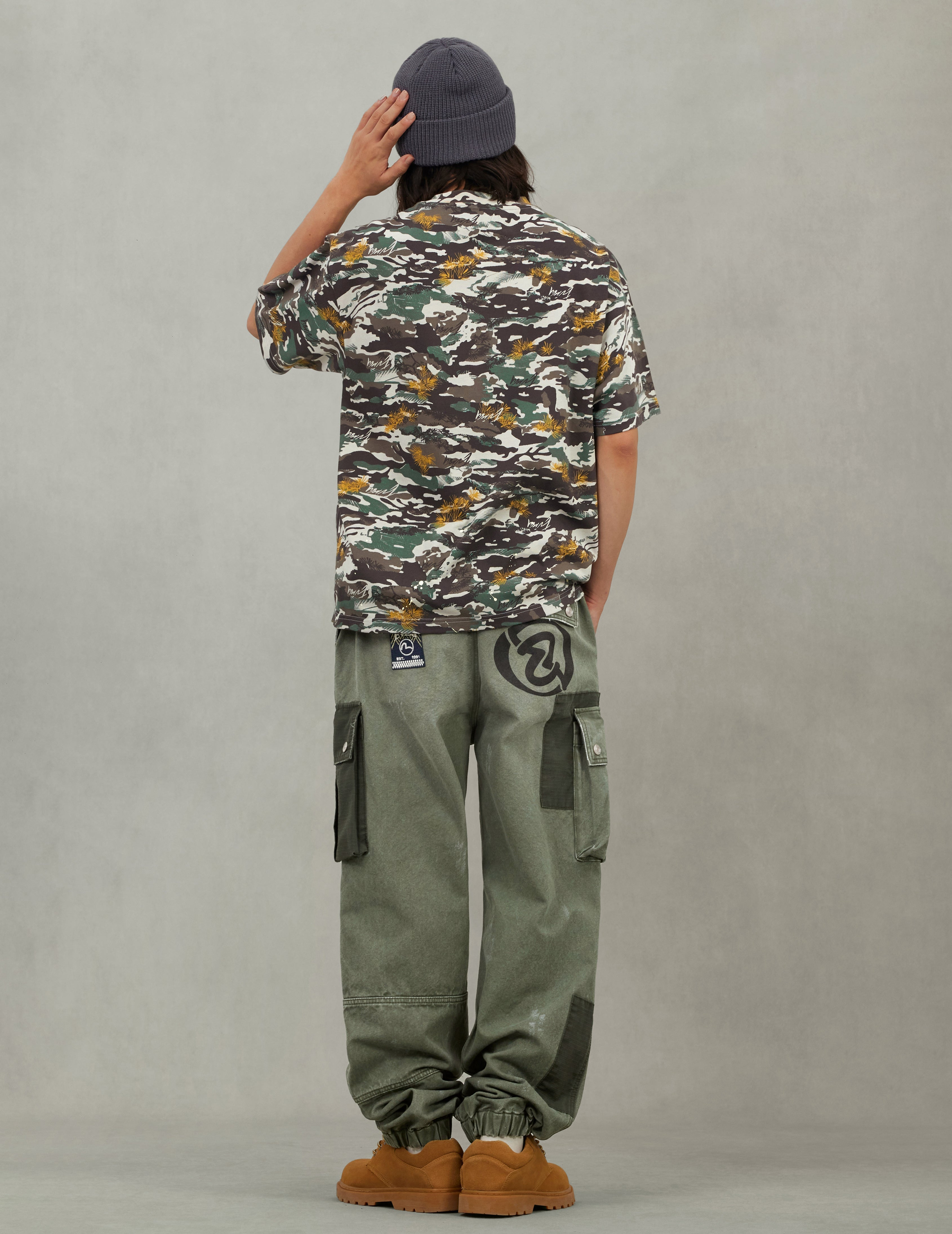 Graffiti-Style Seagull and Logo Print Relax Fit T-Shirt - 6