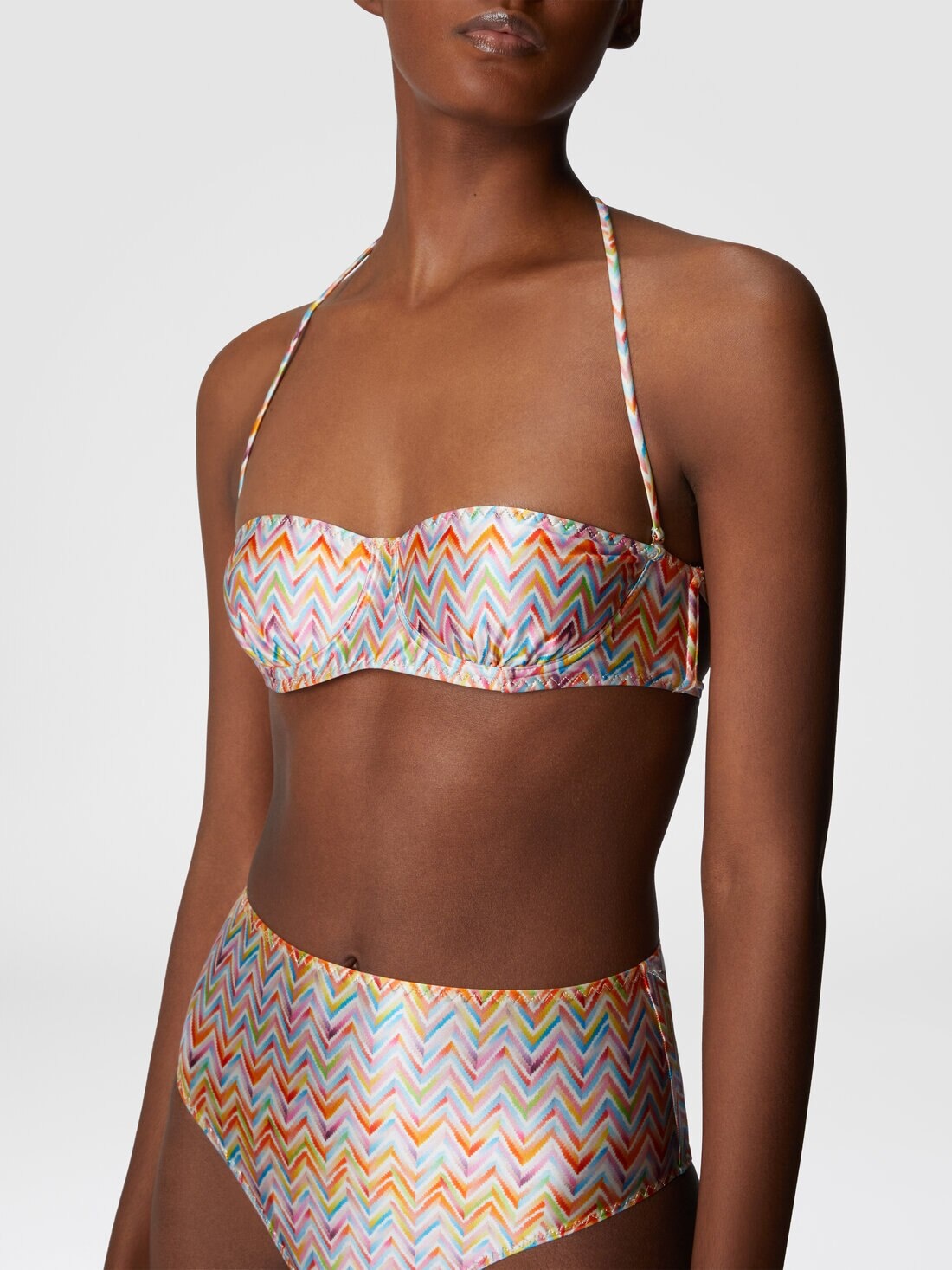 Bikini with high-waisted bottoms and zig zag pattern - 4