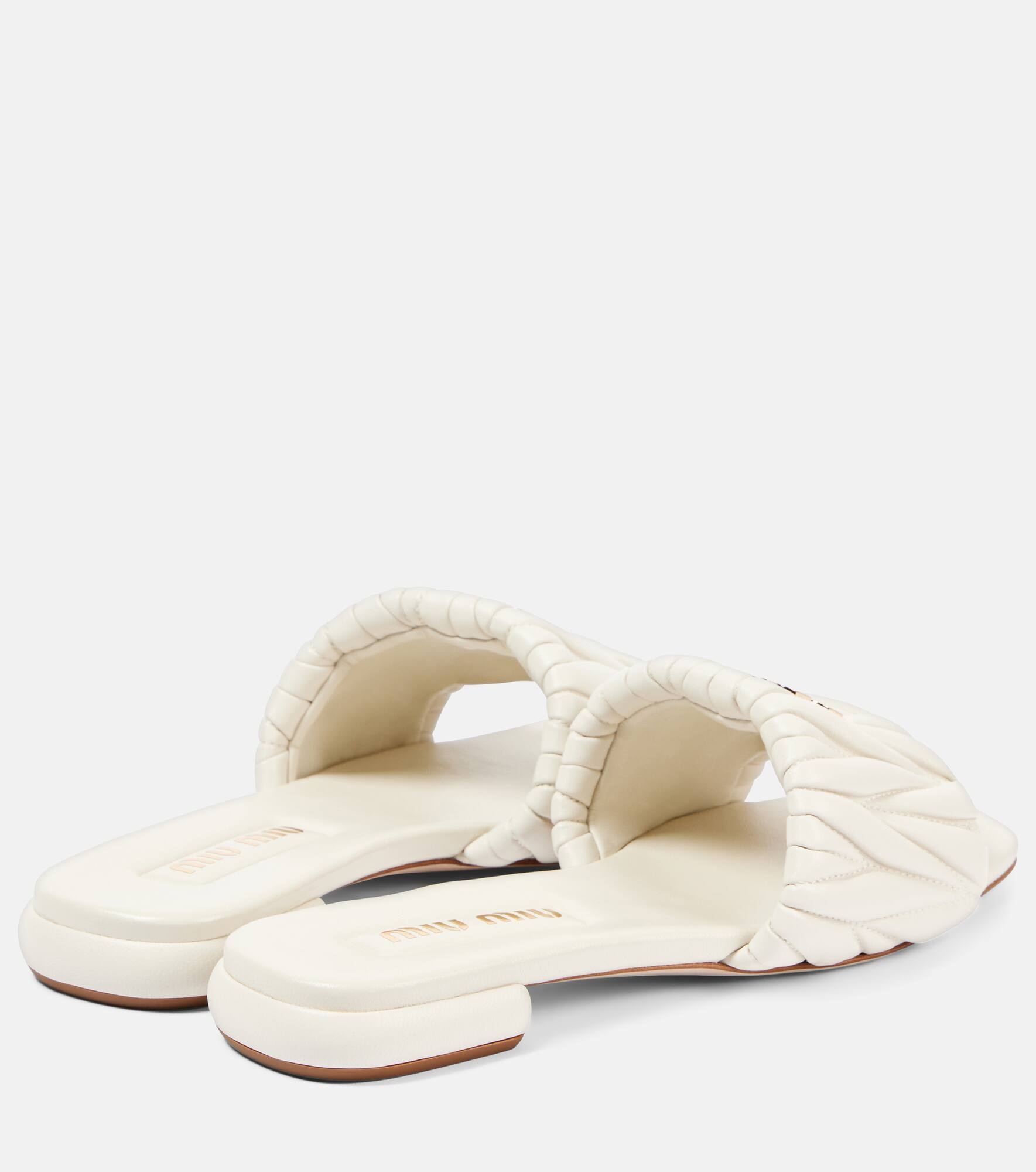 Logo matelassé leather slides - 2