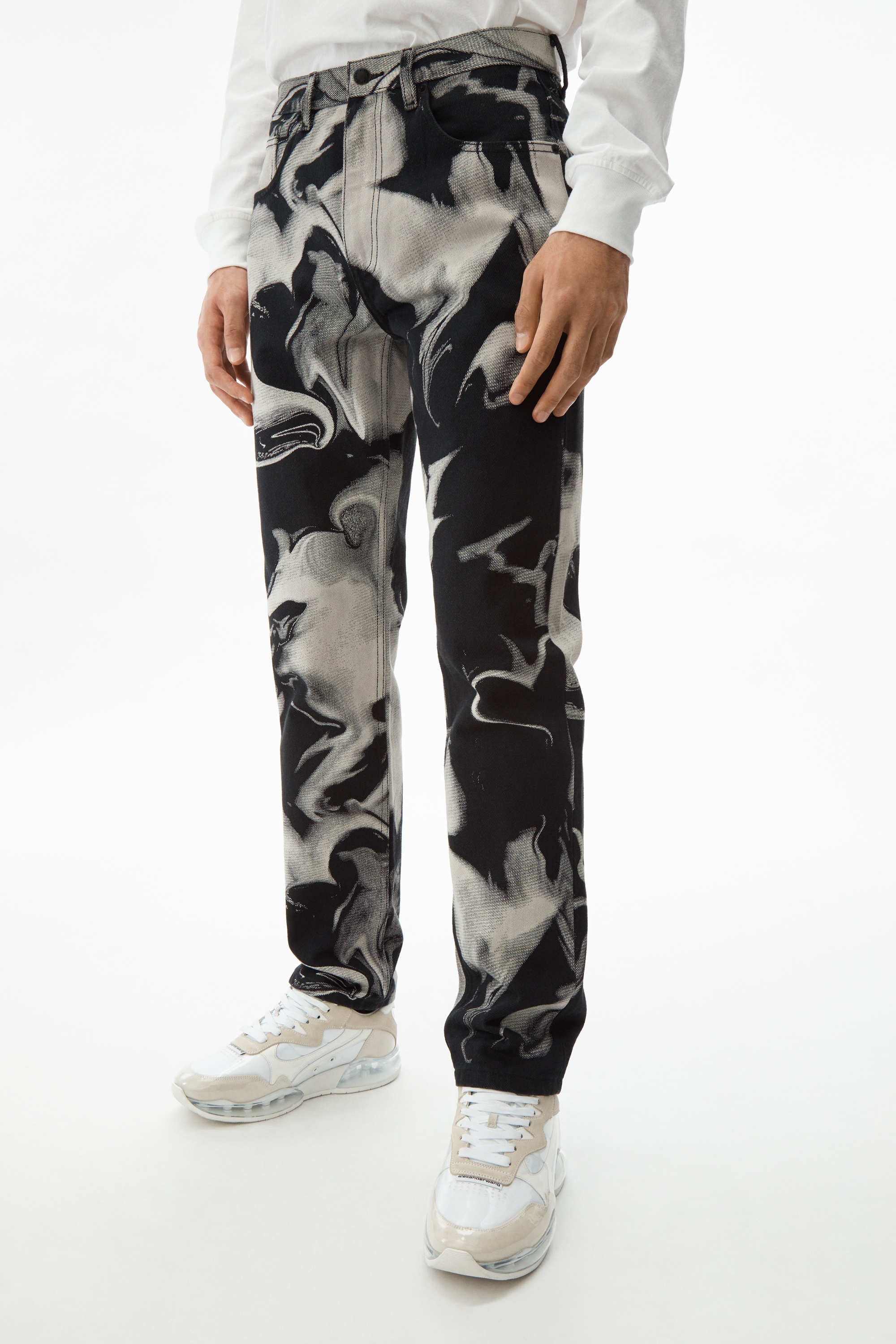 CLASSIC FIT PRINTED JEANS - 4