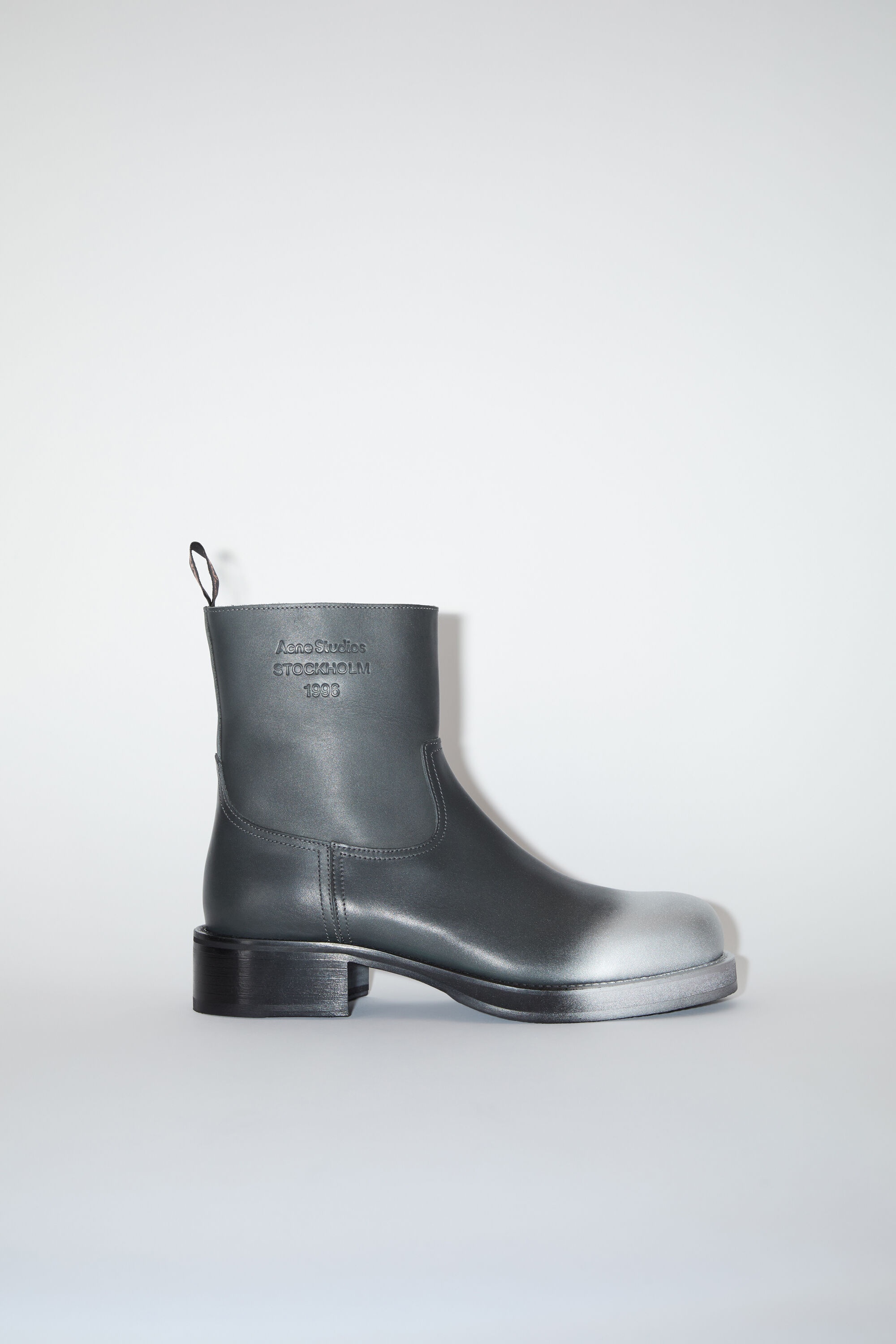 Sprayed leather low boots - Grey - 1