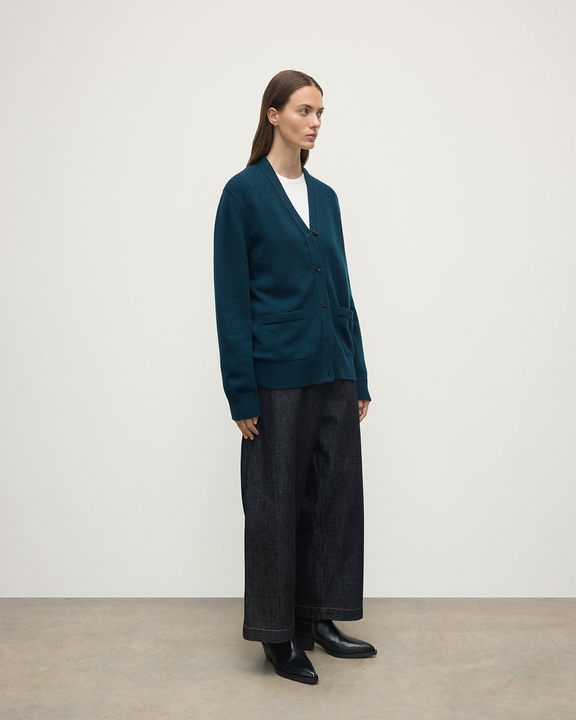 Boyfriend-Fit Green Cashmere Cardigan - 3