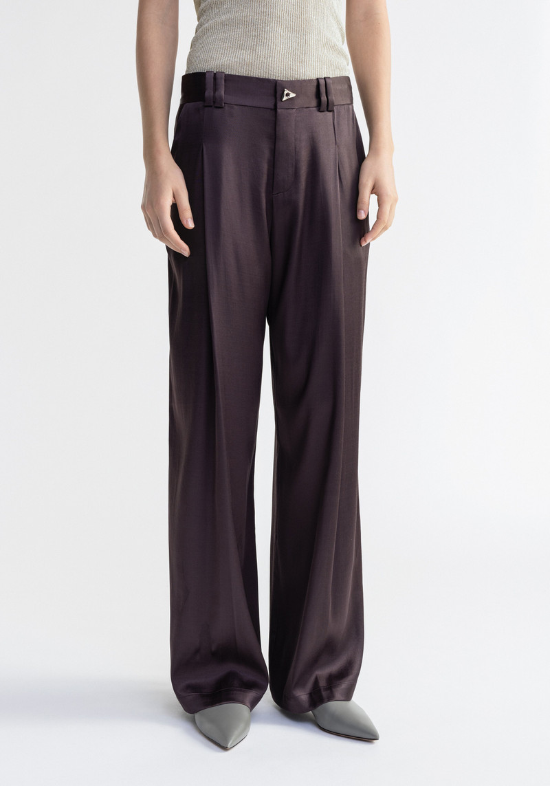 AERON GALINA
Sparkly ribbed halterneck top outlook