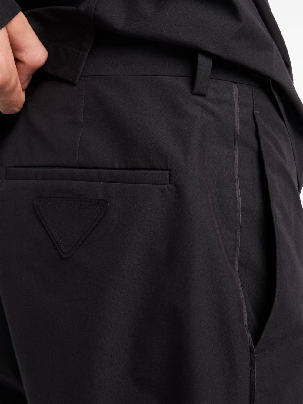 triangle-logo cotton trousers - 5