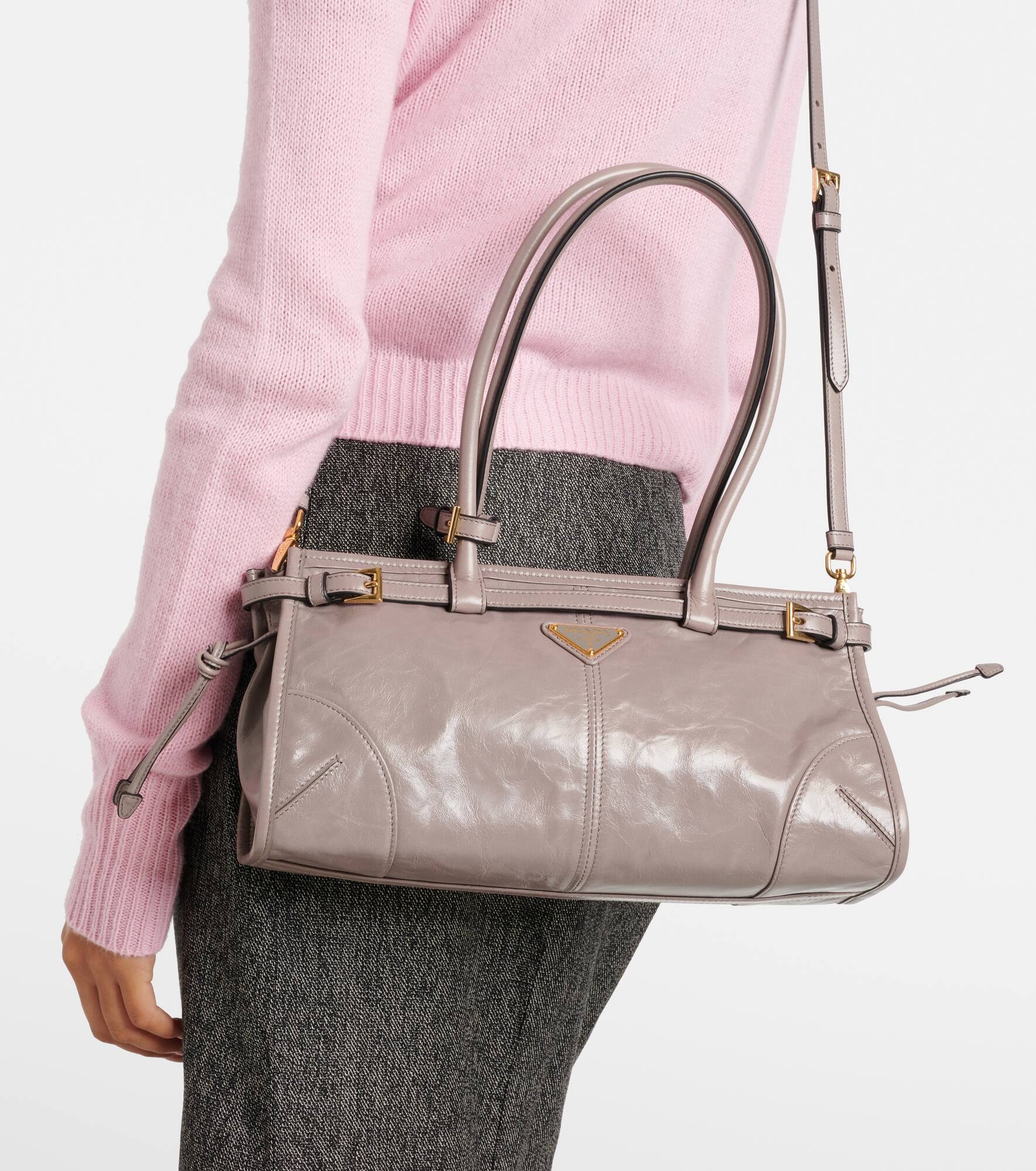 Medium leather shoulder bag - 7