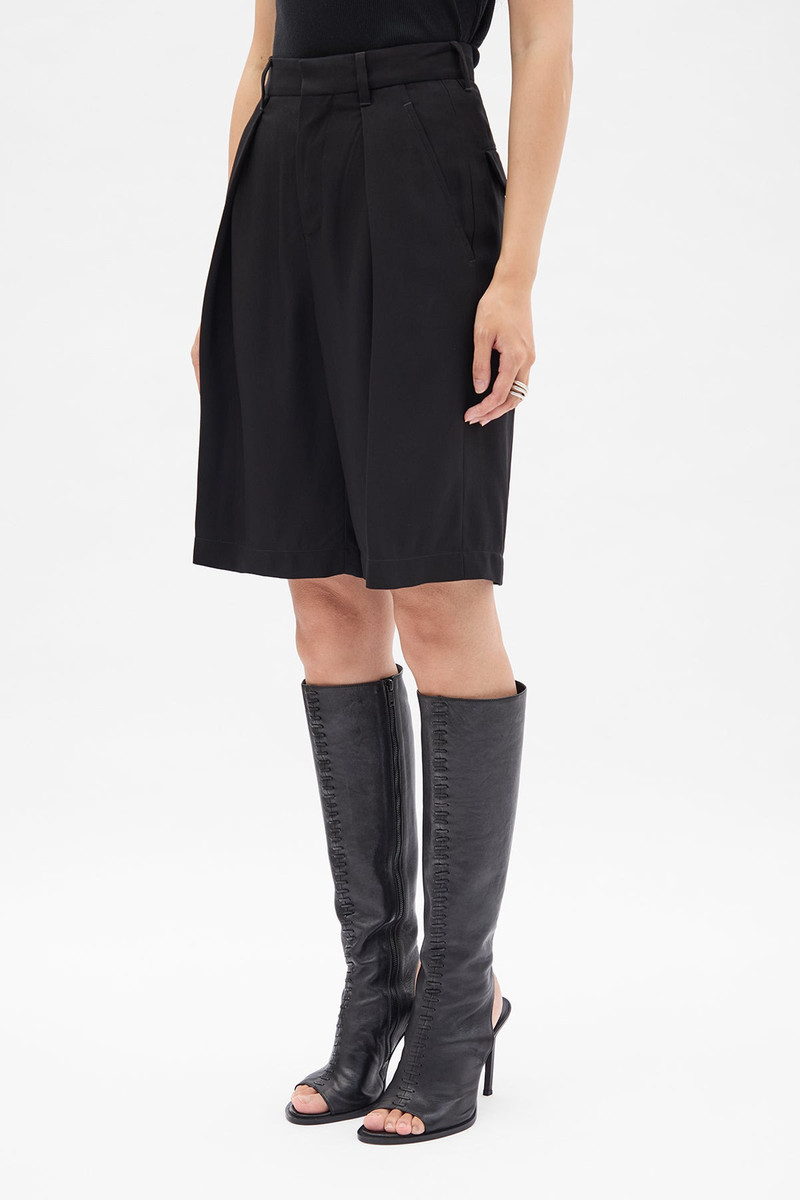 Ann Demeulemeester Ukje Wide Leg Pleated Shorts outlook