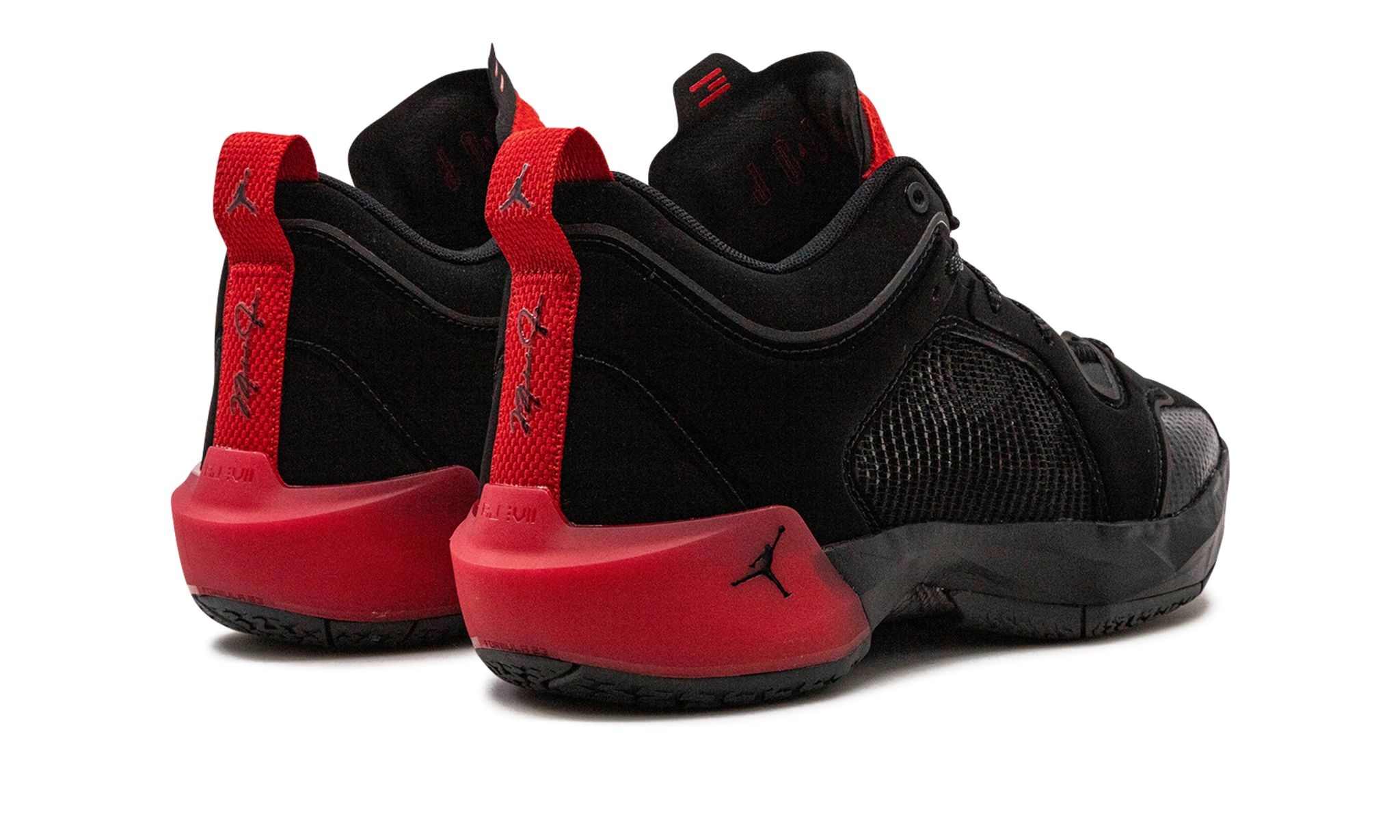Air Jordan 37 low Bred ブラック/レッド バッシュ Nike Air Jordan 37 XXXVII Low Bred Stunt Black Metallic Gold