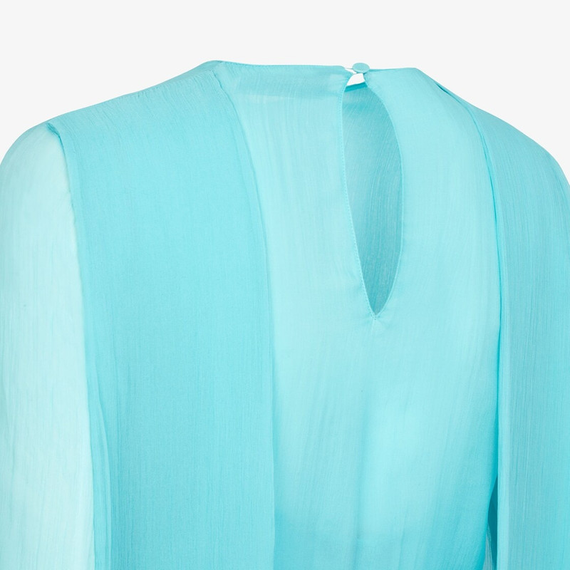 Midi dress with foulard collar and fitted waist. Round neckline and long sleeves with shirt cuffs. T 4
