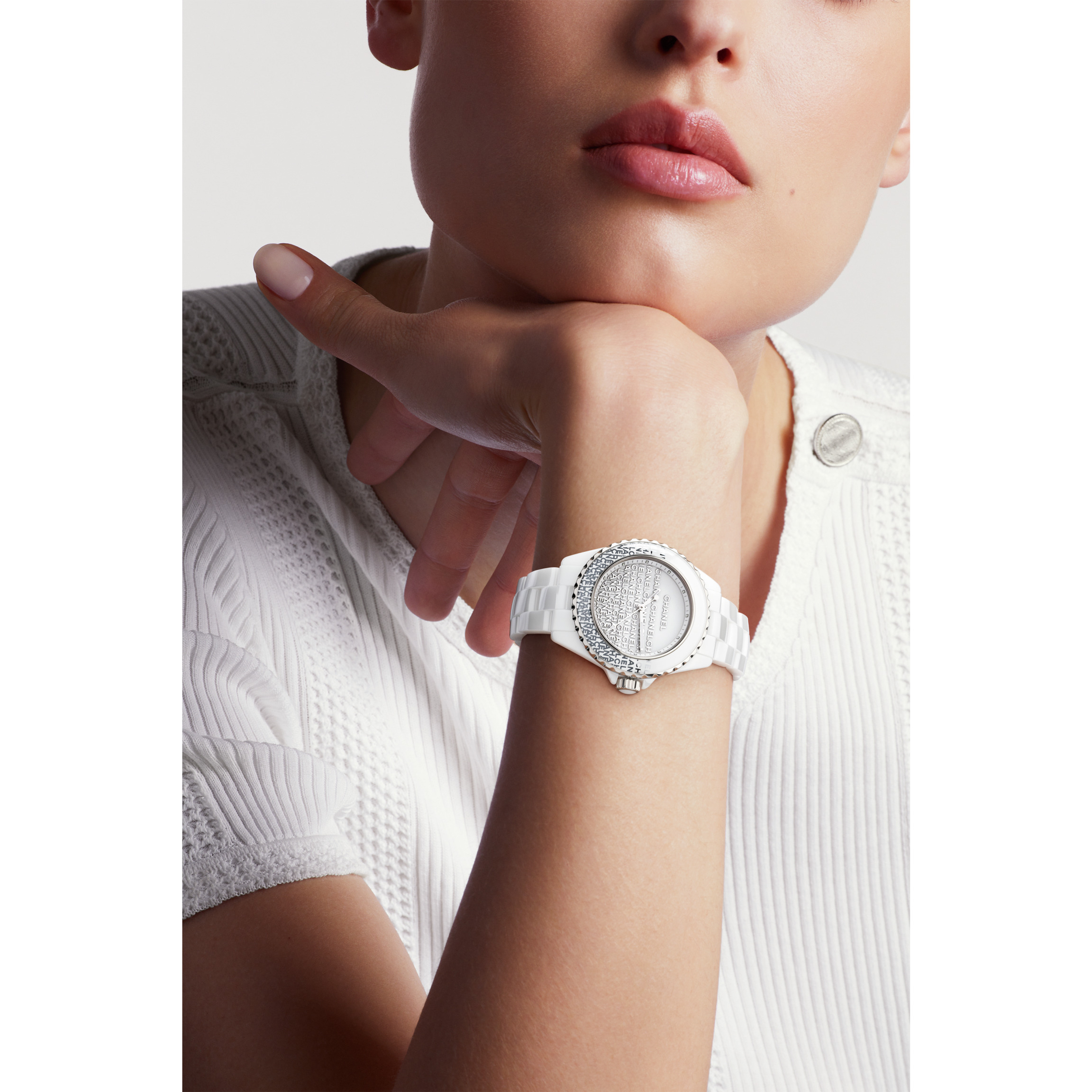 J12 WANTED de CHANEL Watch, 33 mm - 2