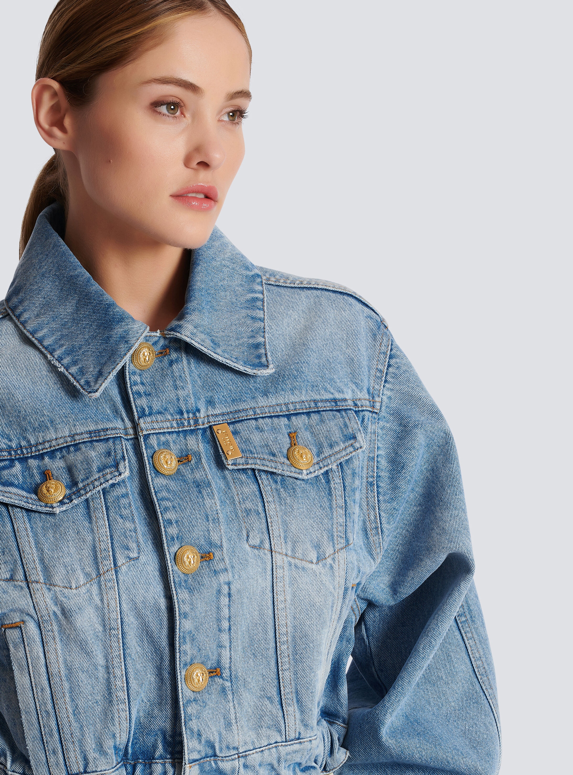 Short jacket in faded denim - 6