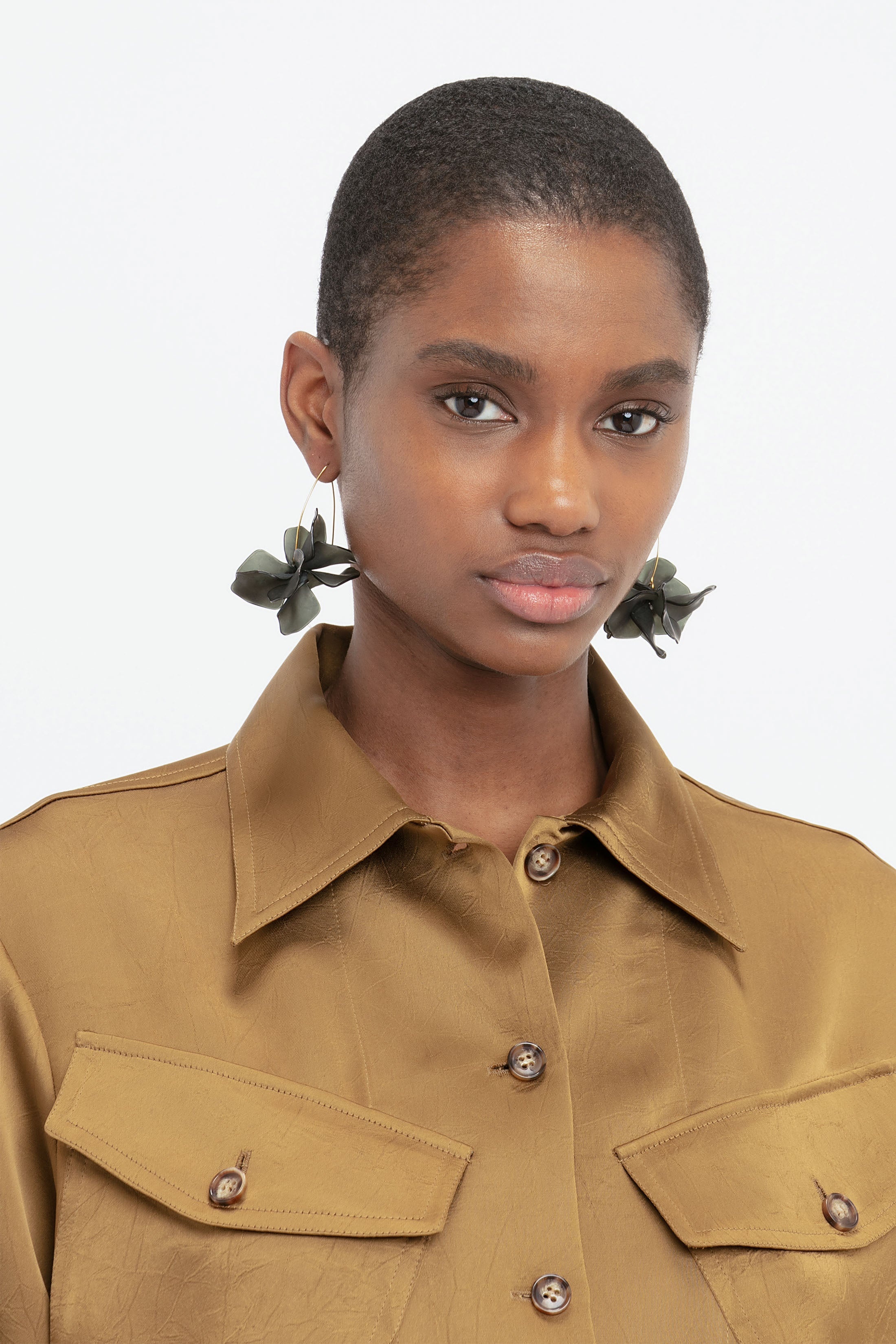 Backless Patch Pocket Shirt In Tawny Brown - 4