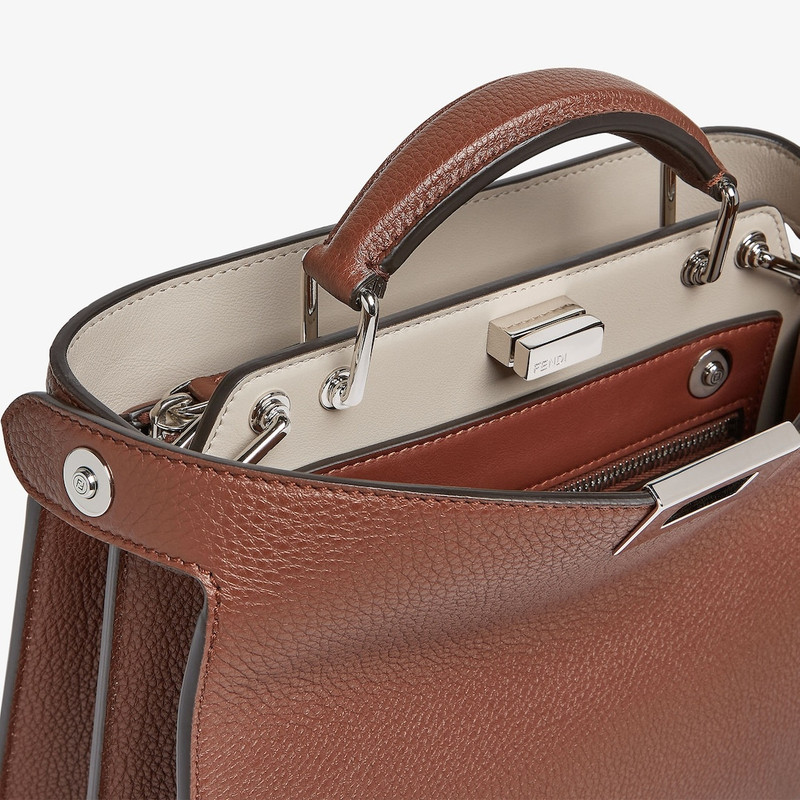 FENDI Small iconic Peekaboo ISeeU bag, made of brown Cuoio Romano leather with contrasting light gray inte outlook