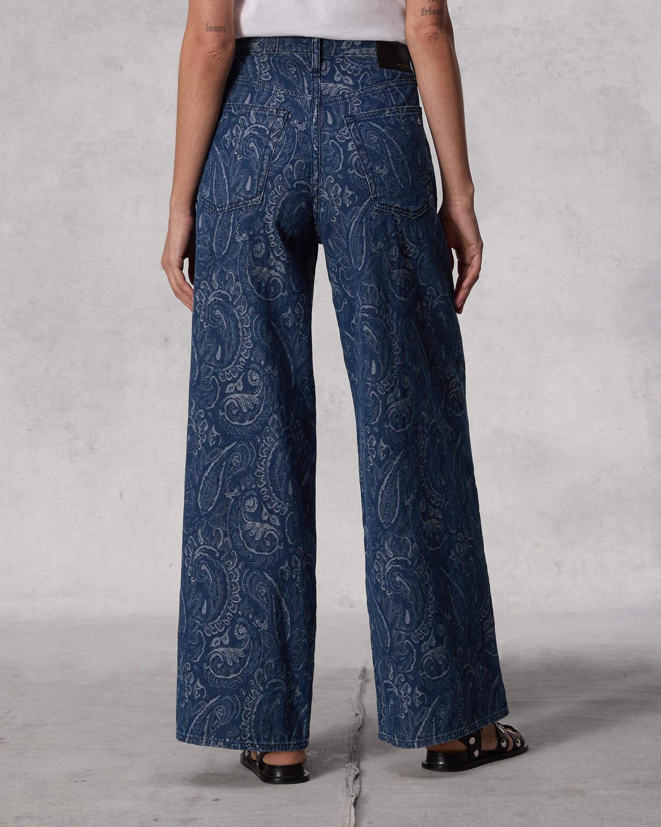 Sofie Ankle Wide-Leg - Indigo Paisley
High-Rise Lightweight Rigid Jean - 4