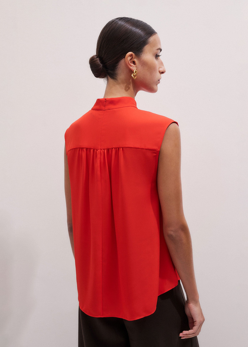 Sleeveless Top + Scarf 5