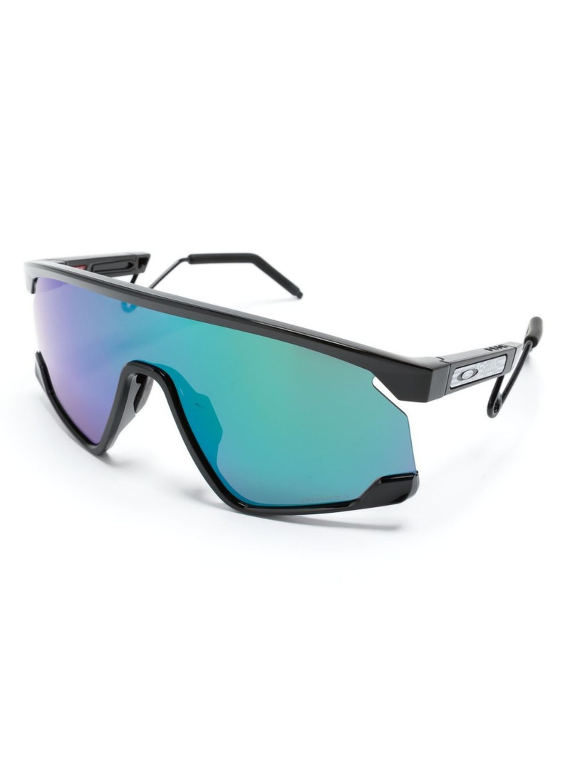 OAKLEY OO9237 BXTR sport-style sunglasses outlook