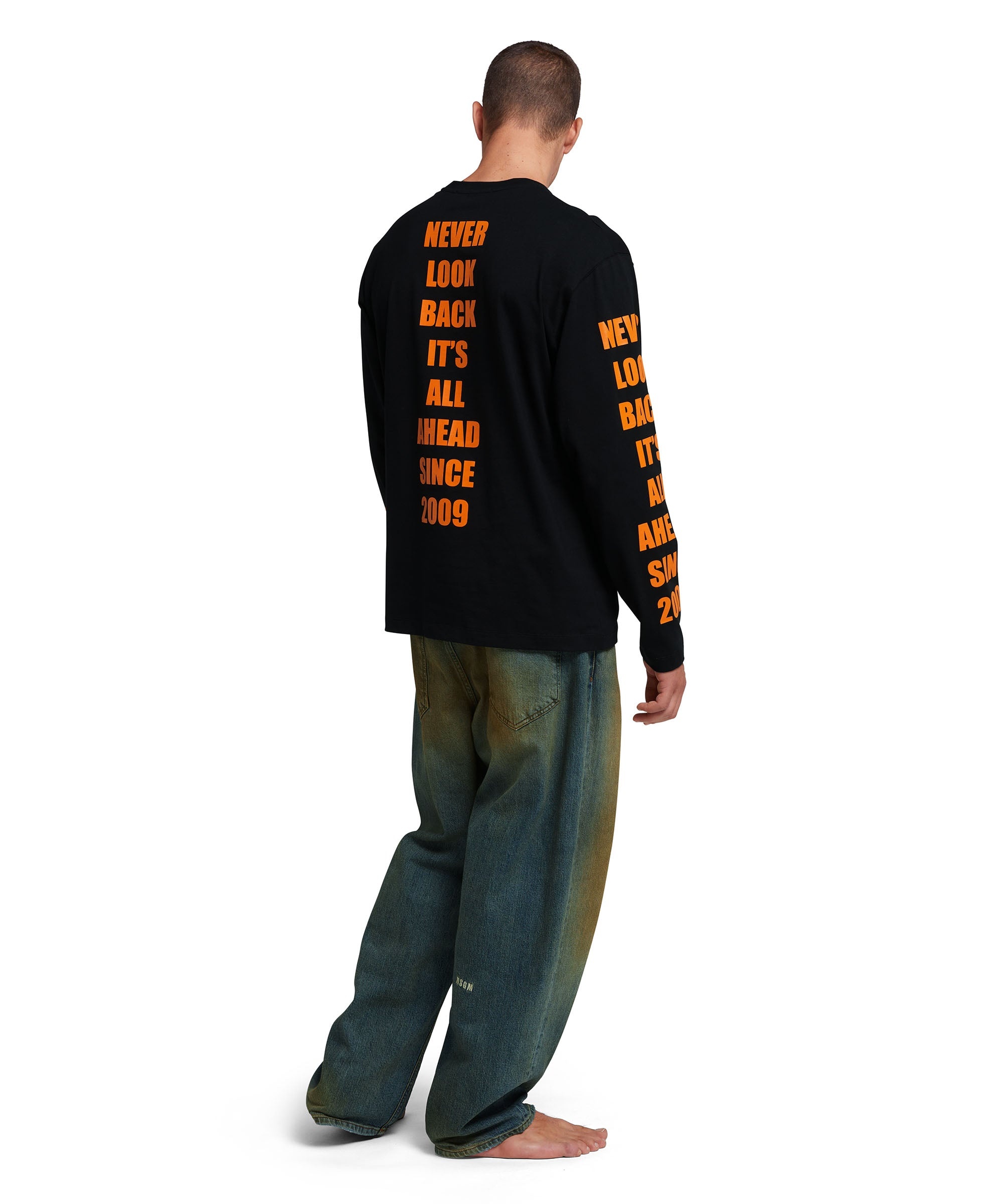 Long sleeve T-Shirt with "Never look back" graphic - 5