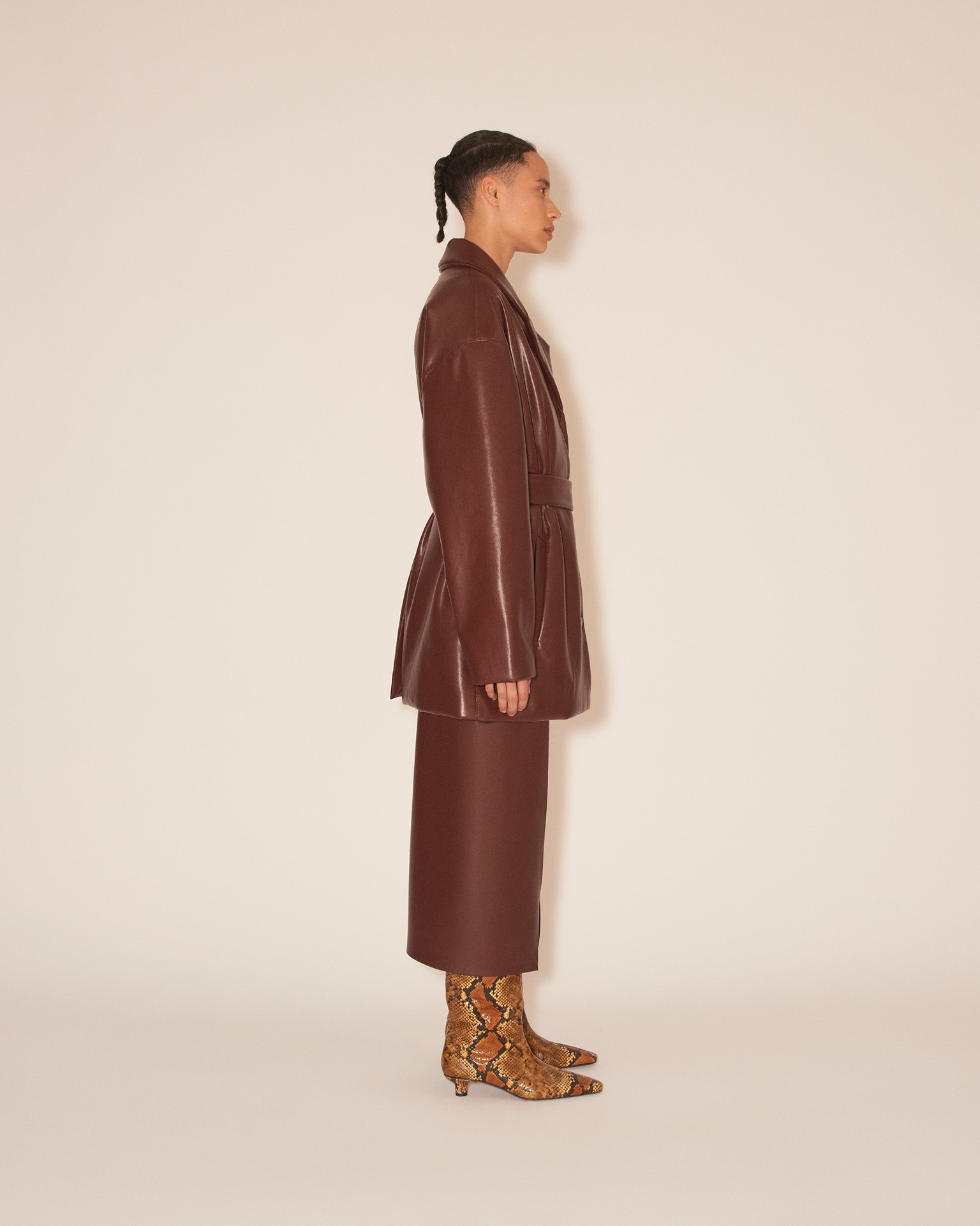 LIBAN - Belted OKOBOR™ alt-leather padded jacket - Plum chutney - 4
