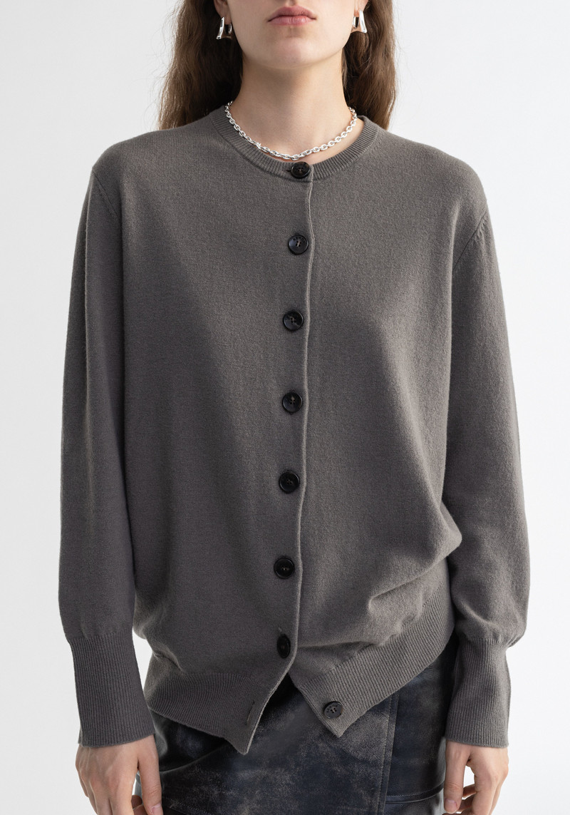 AERON PLIE
Pure merino wool cardigan outlook