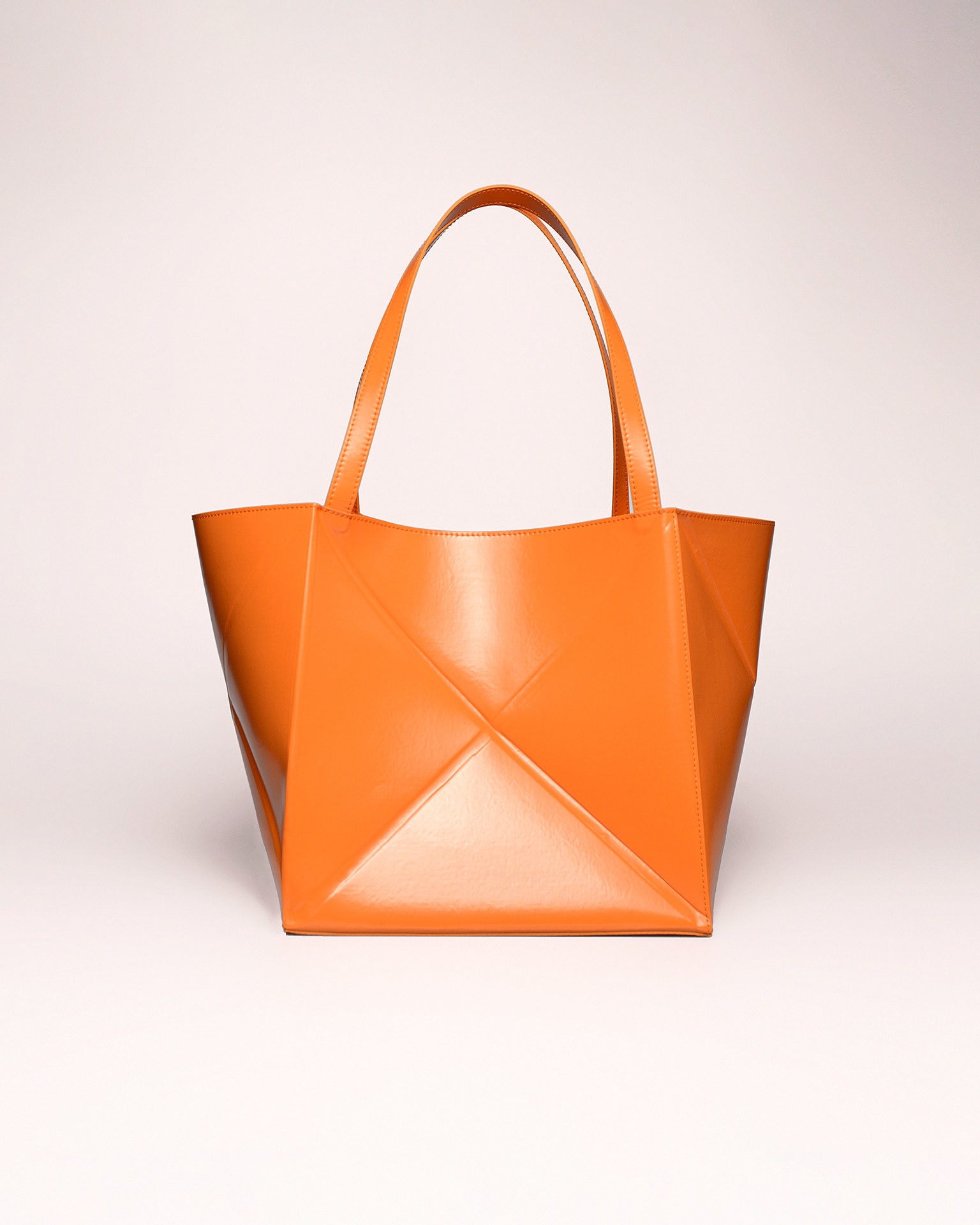THE ORIGAMI TOTE - Patent vegan leather tote - Orange - 1