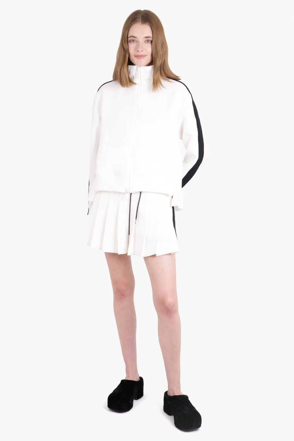 DRAWSTRING SIDE PANEL PLEATED SHORT | WHITE/BLACK - 2