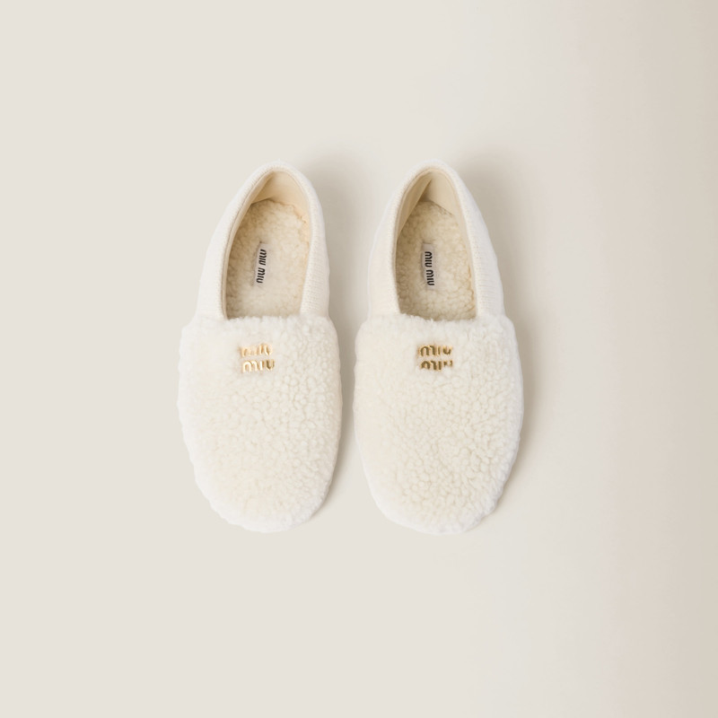 Wool, cashmere and shearling slippers with cashmere case 1