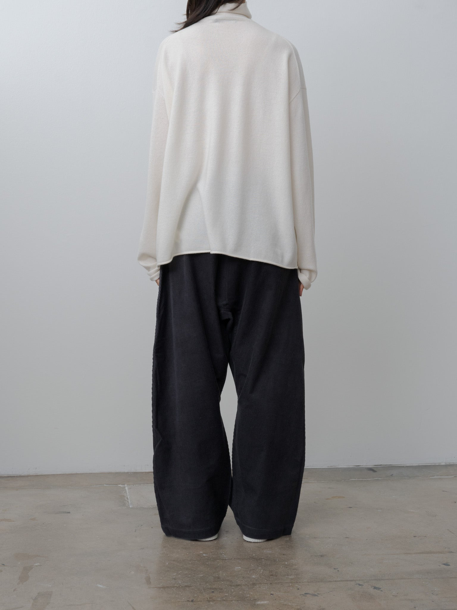 Marchi 1-Ply Cashmere Sweater - Ivory - 4
