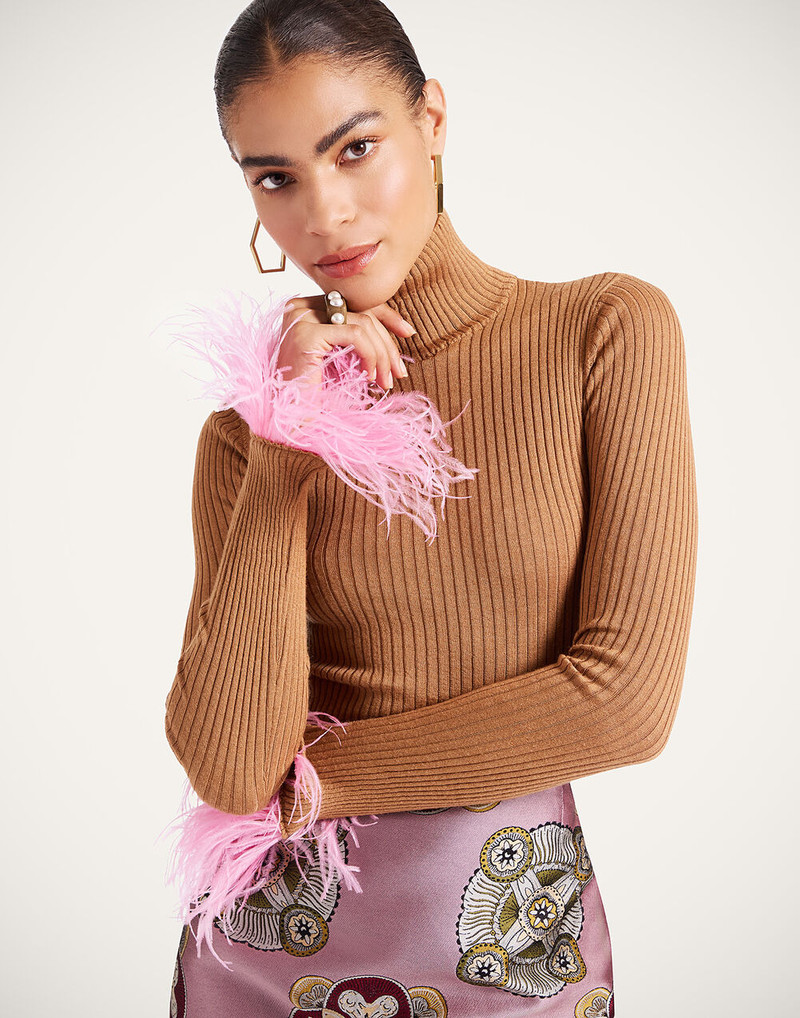 La DoubleJ High Kick Top outlook