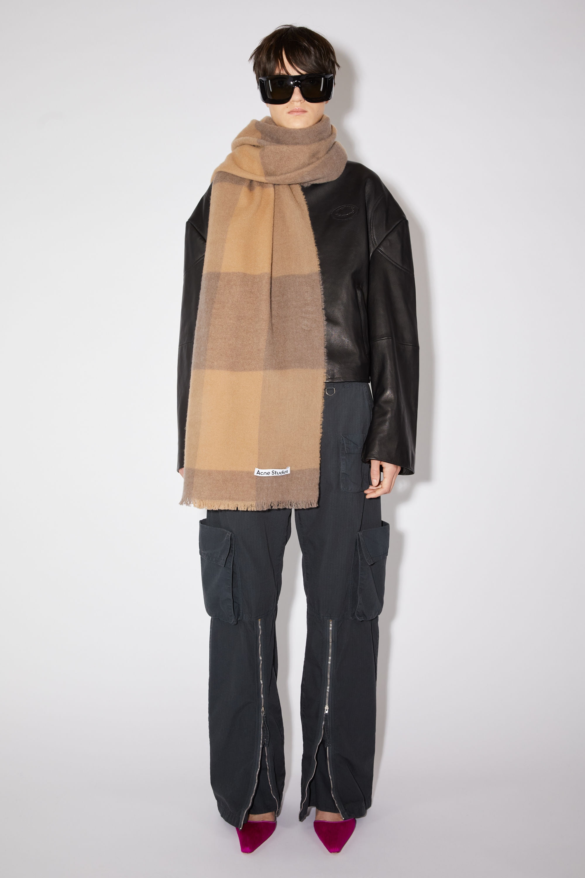 Check wool scarf - Dark camel/fox grey - 2