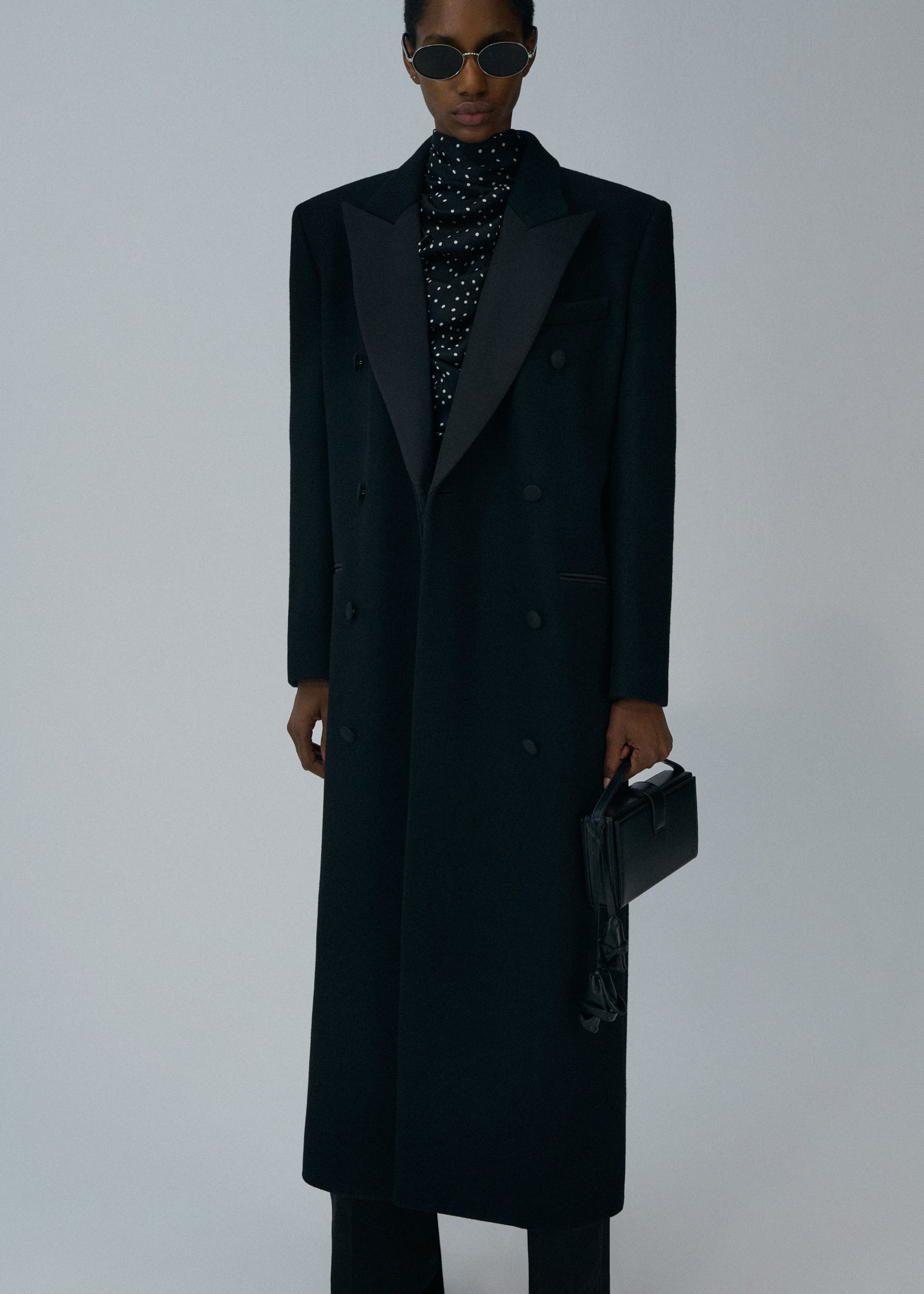 Long classic wool coat in black - 3
