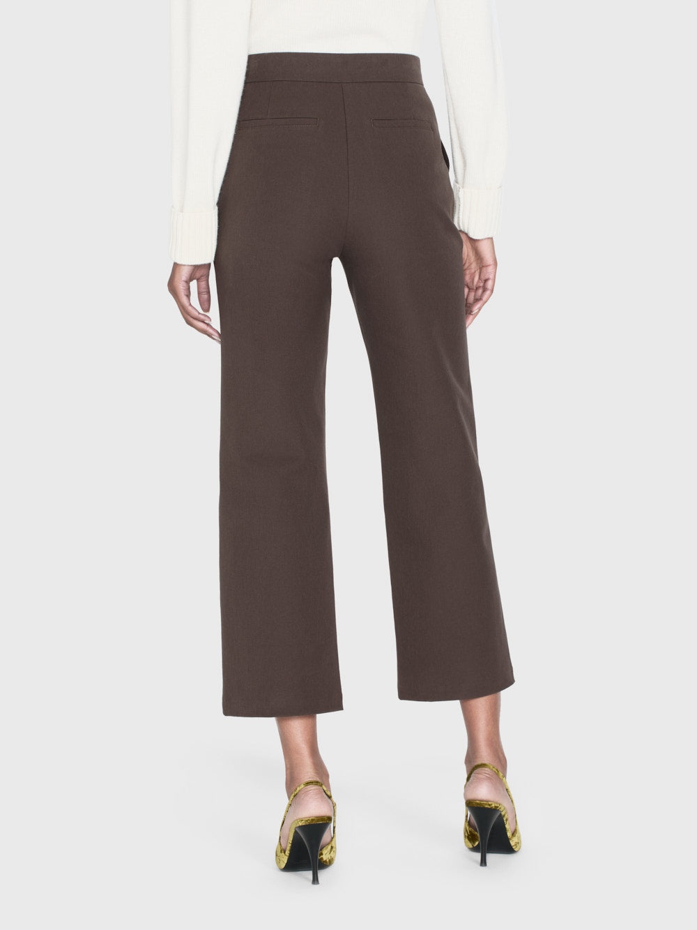 Le Jane Crop Trouser in Chocolate Brown - 7