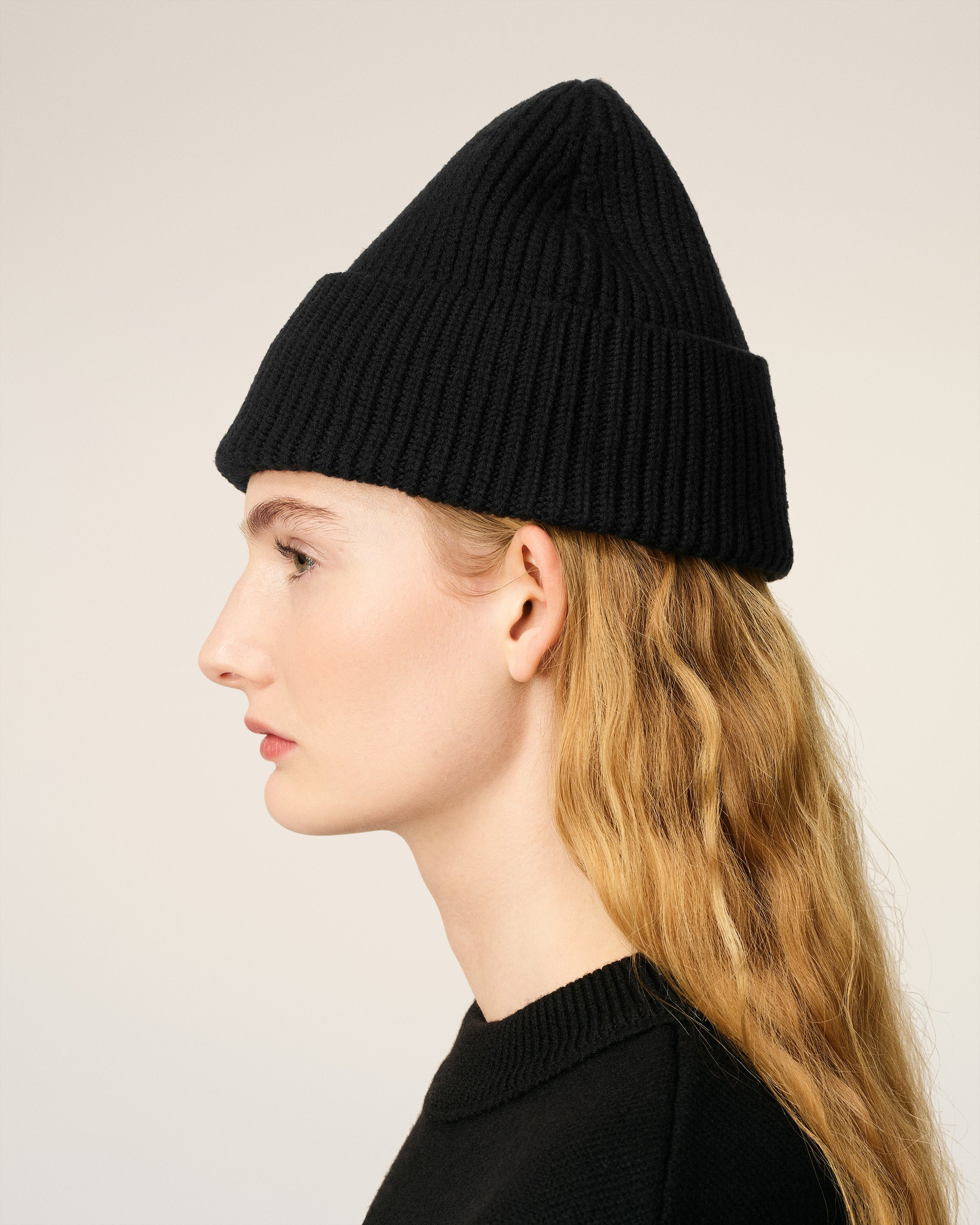 BLACK WOOL AMI DE COEUR BEANIE - 5