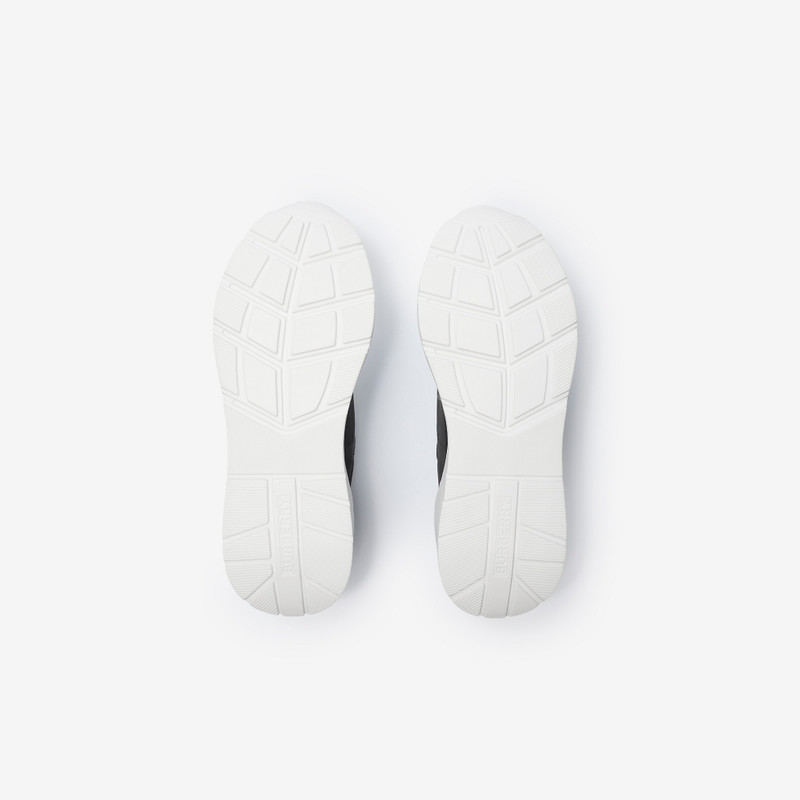 Check Sneakers 5