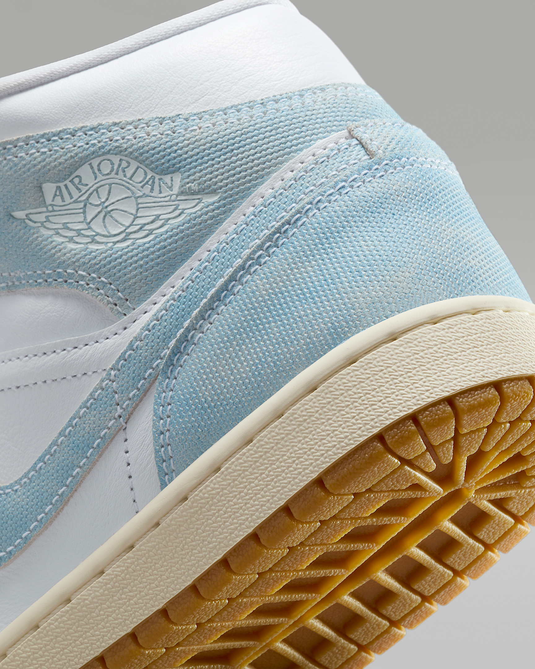 Air Jordan 1 Mid SE Women's Shoes - 8