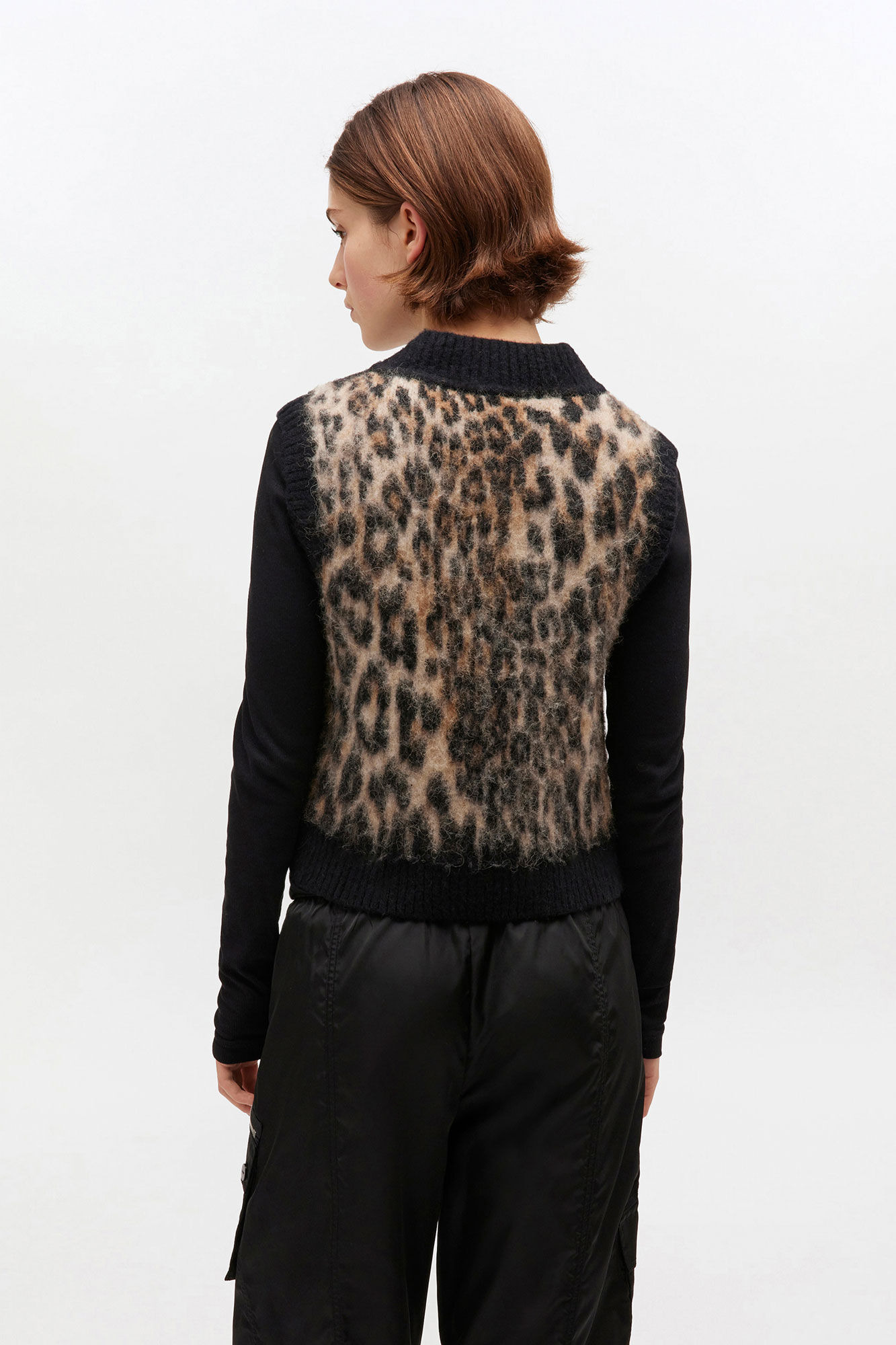 LEOPARD V-NECK VEST - 4