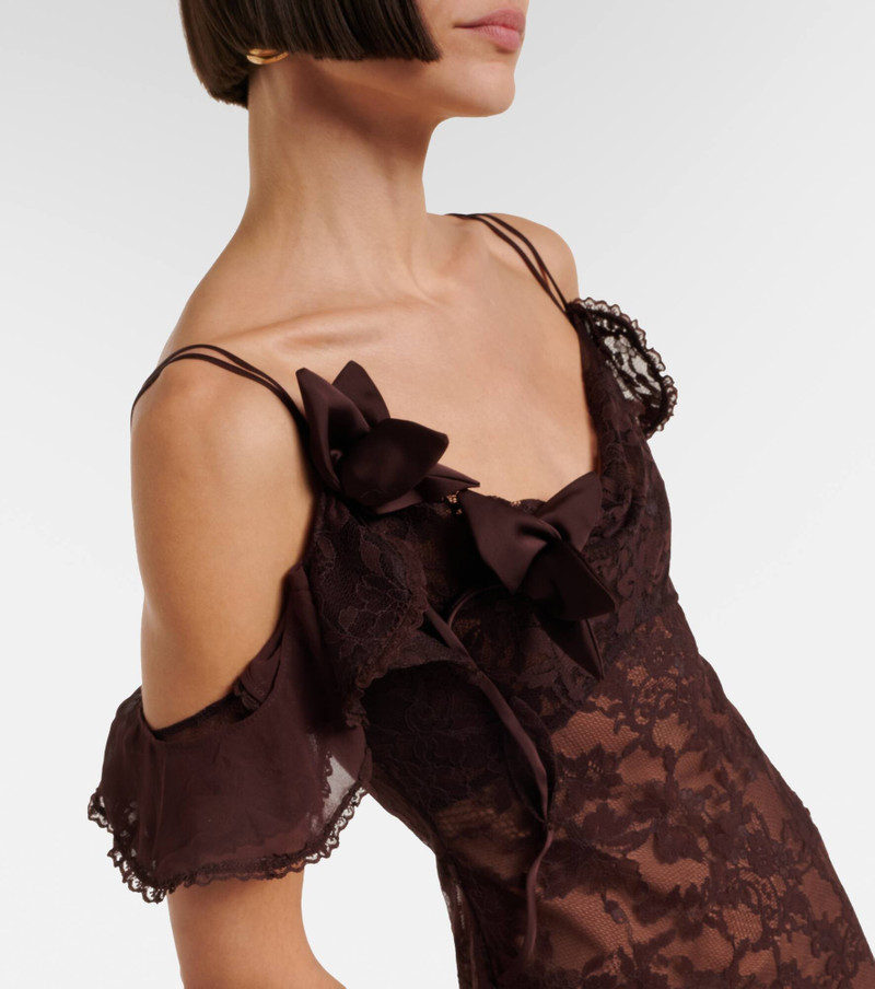 Off-shoulder lace gown 4